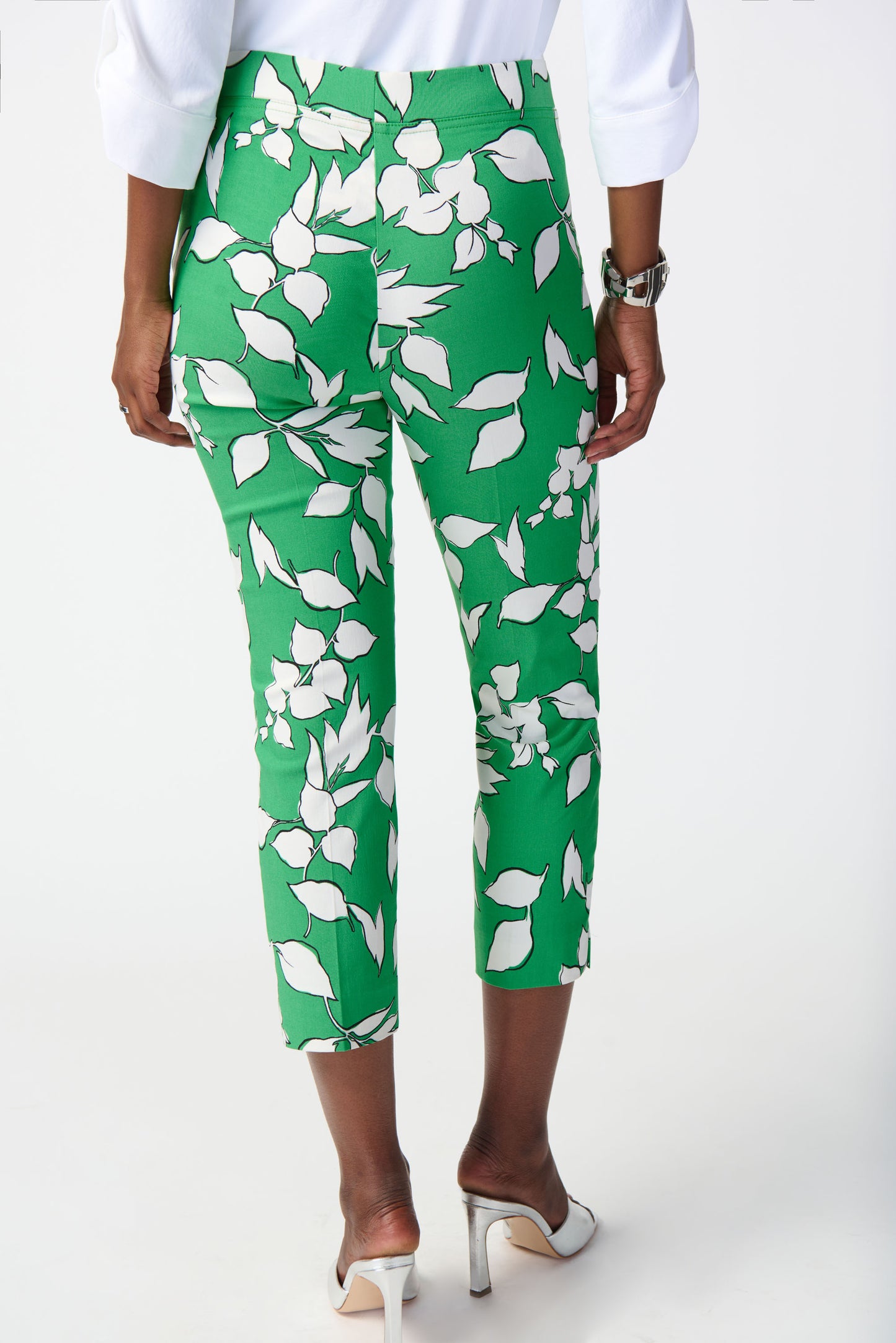 Pantalón capri verde con estampado 241267