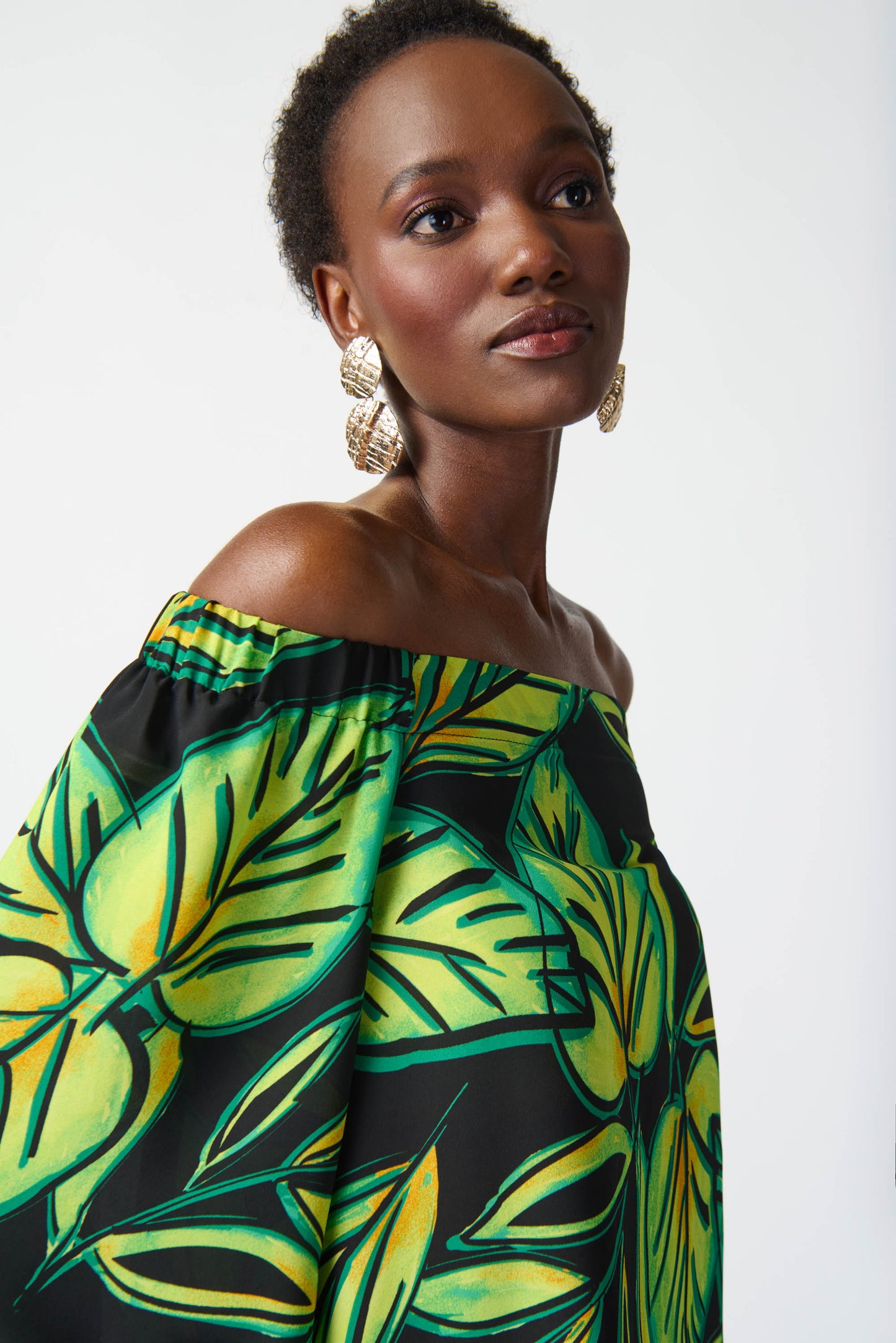 Blusa hombros descubiertos estampado tropical 241277