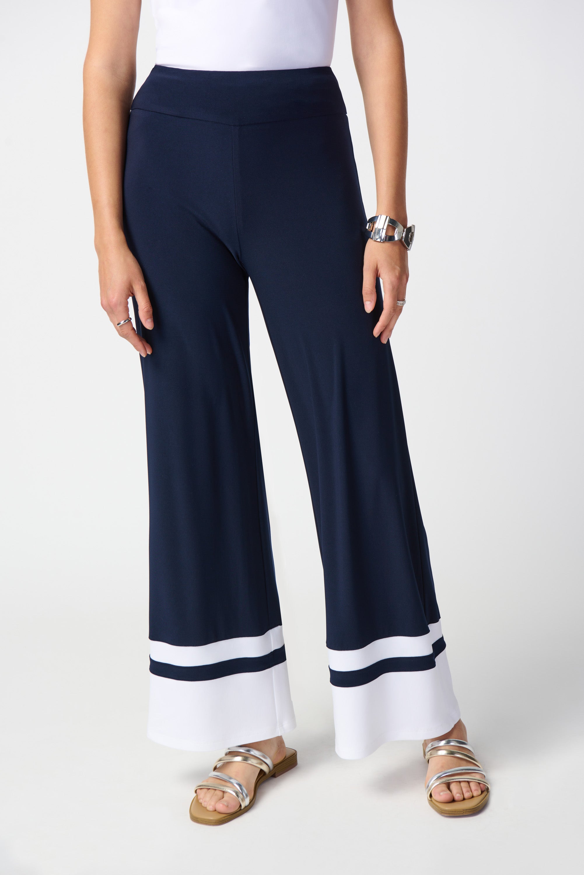 Pantalón pierna ancha con bloques de color azul marino 241292