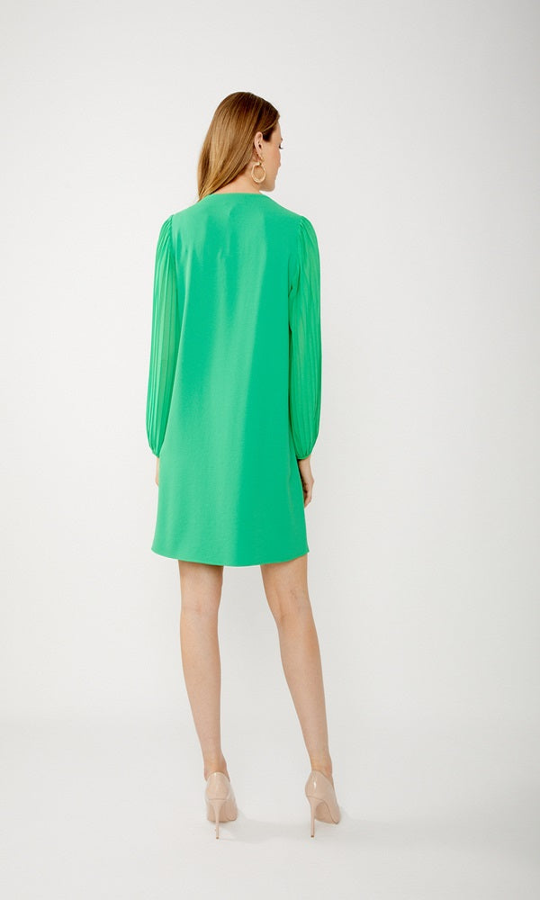 Vestido verde isla con manga larga plisada  242022