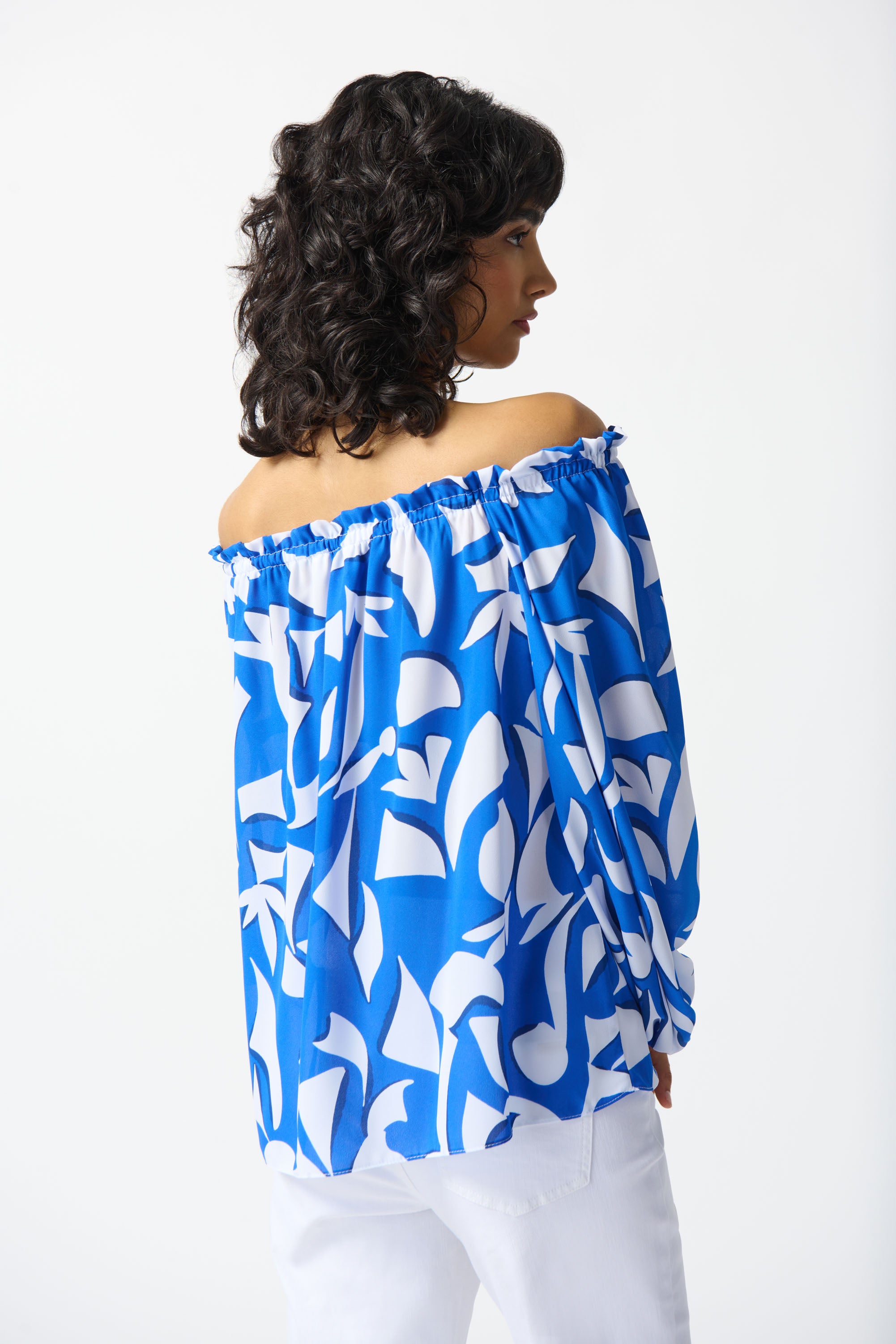 Blusa hombros descubiertos estampado abstracto 242028