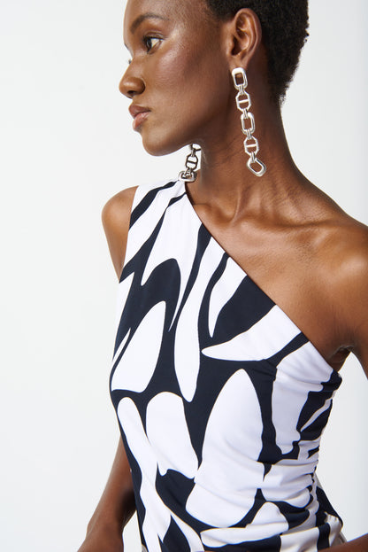 Top con hombro descubierto blanco y negro 242108