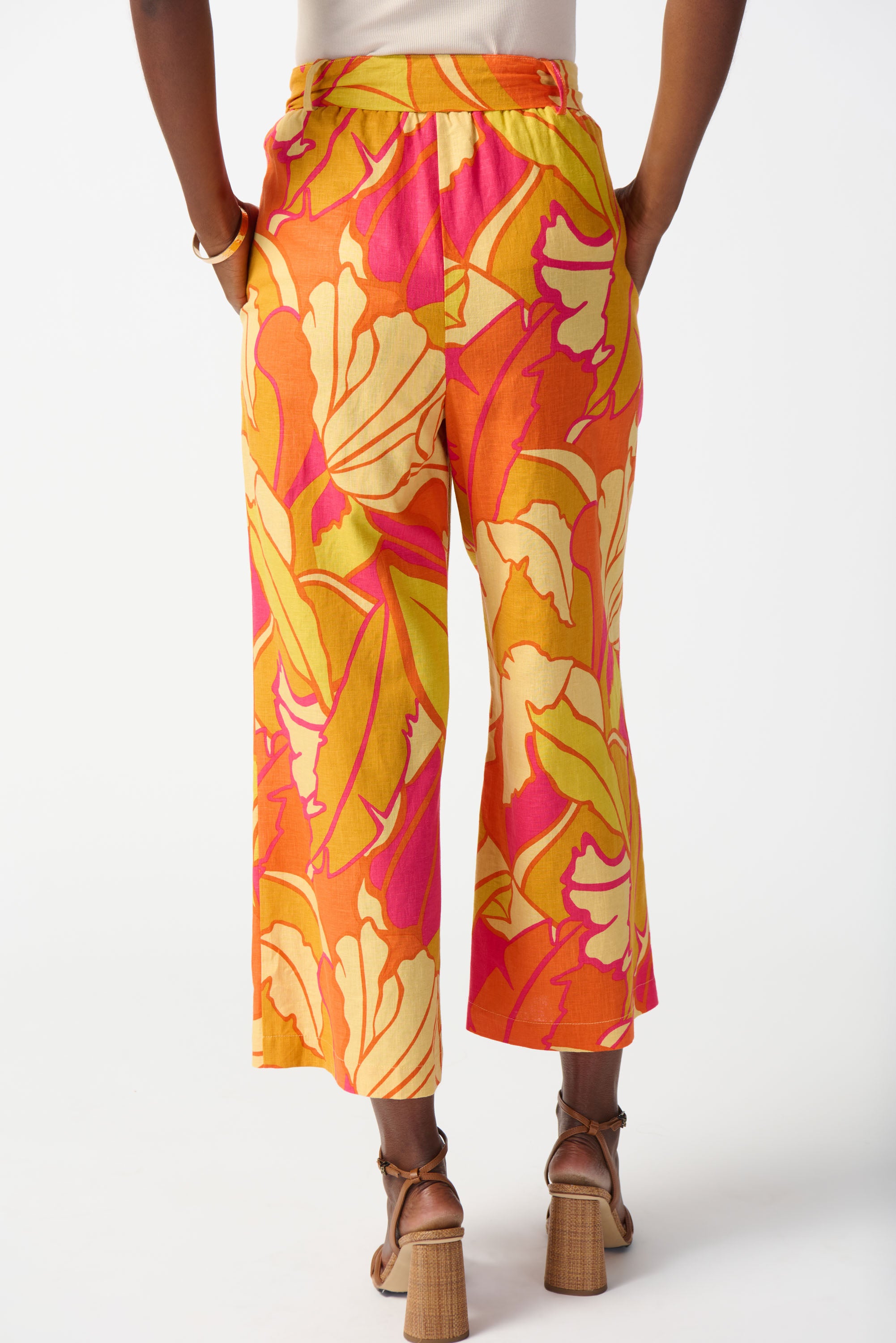 Pantalones crop de pierna ancha en mezcla de lino 242910