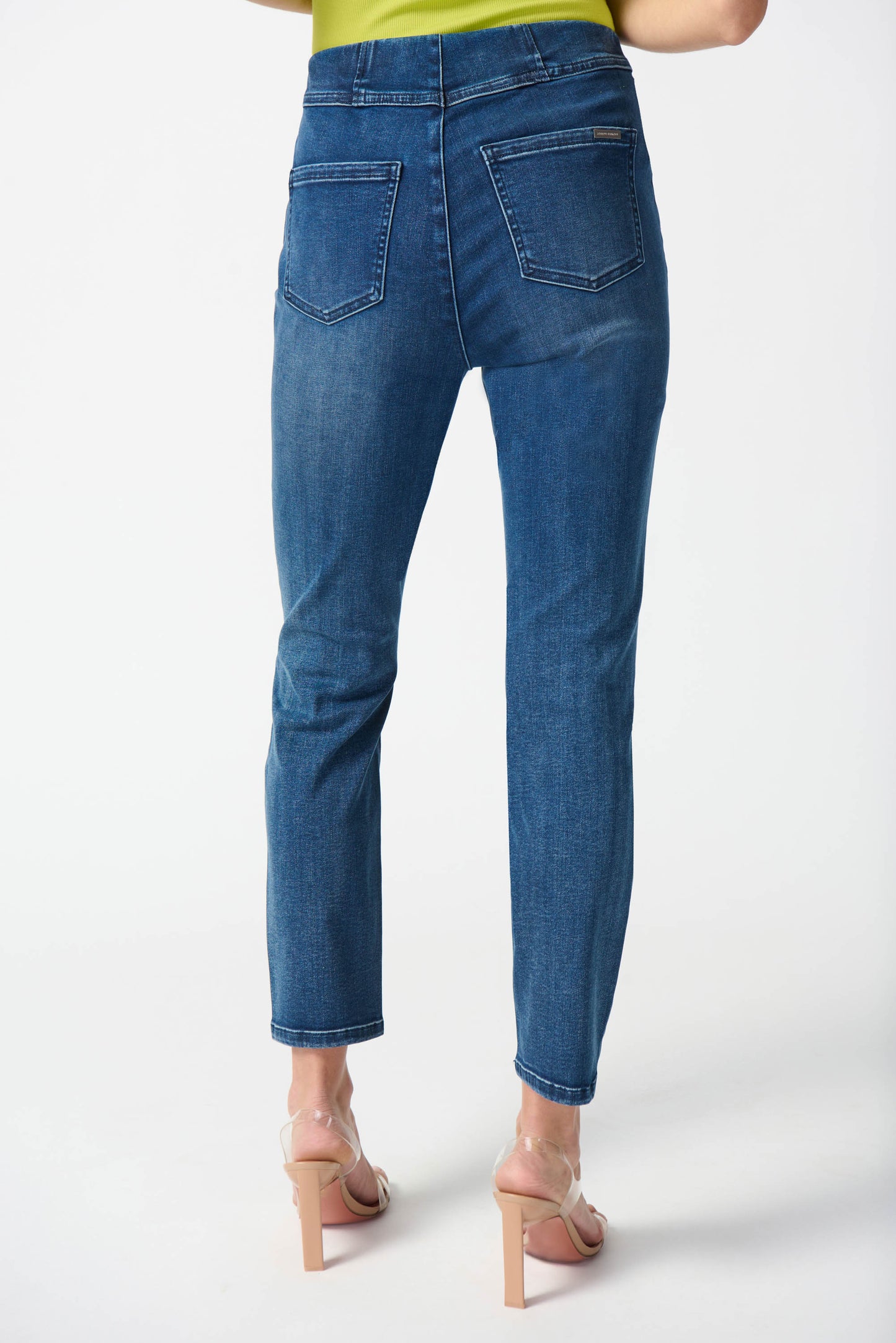 Jeans ajustados con pretina elastica 242924
