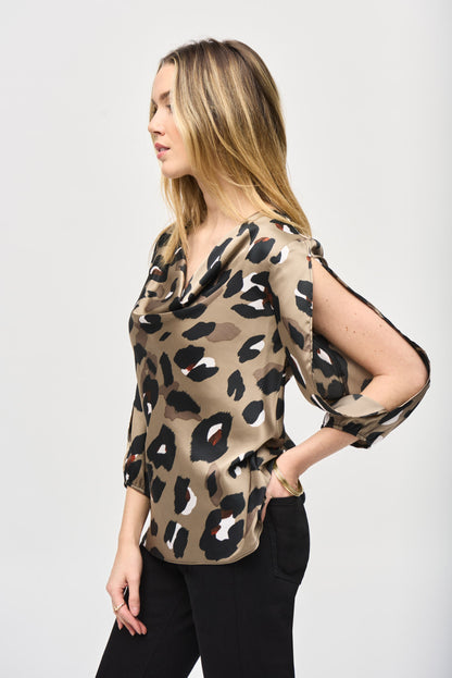 Blusa cuello de campana animal print 243108
