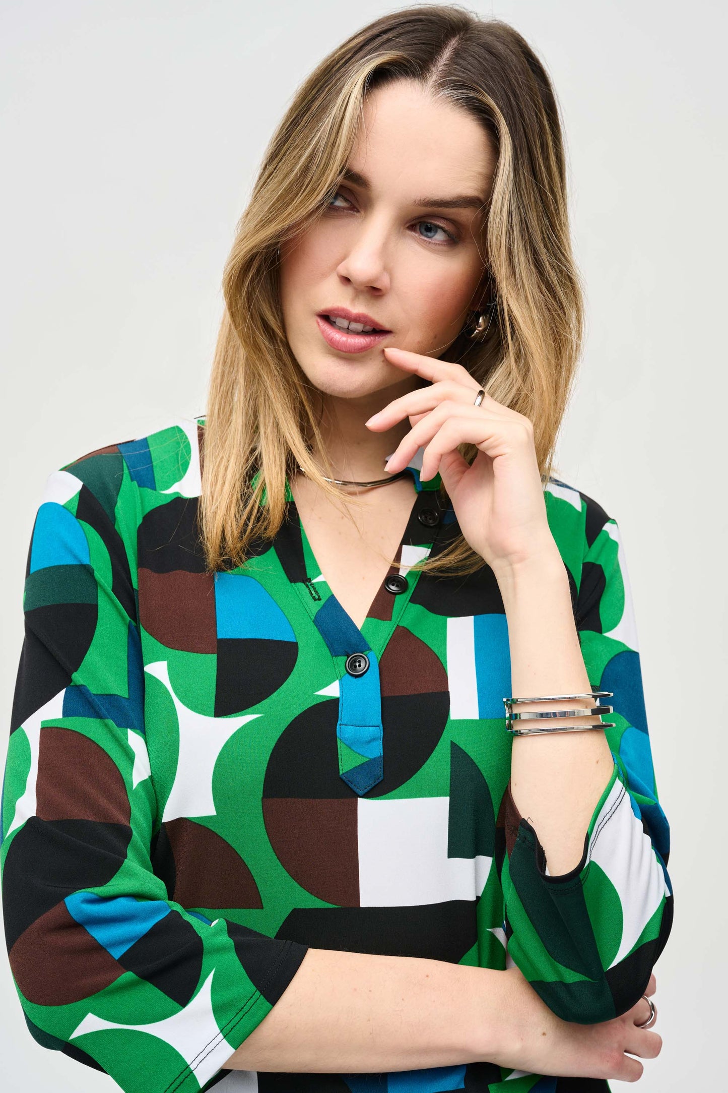 Blusa con estampado abstracto 243186