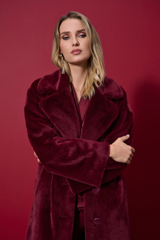 Abrigo con de plumas rojo merlot 243923F25