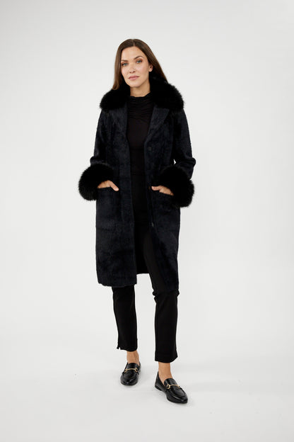 Abrigo largo sintético negro  243923