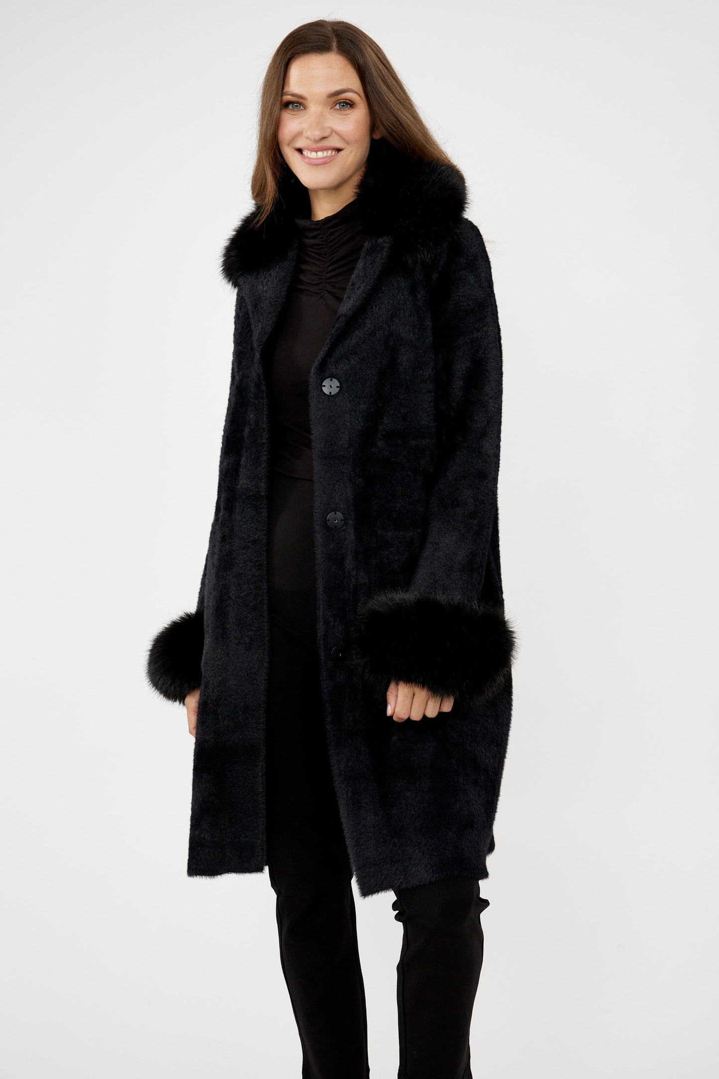 Abrigo largo sintético negro  243923