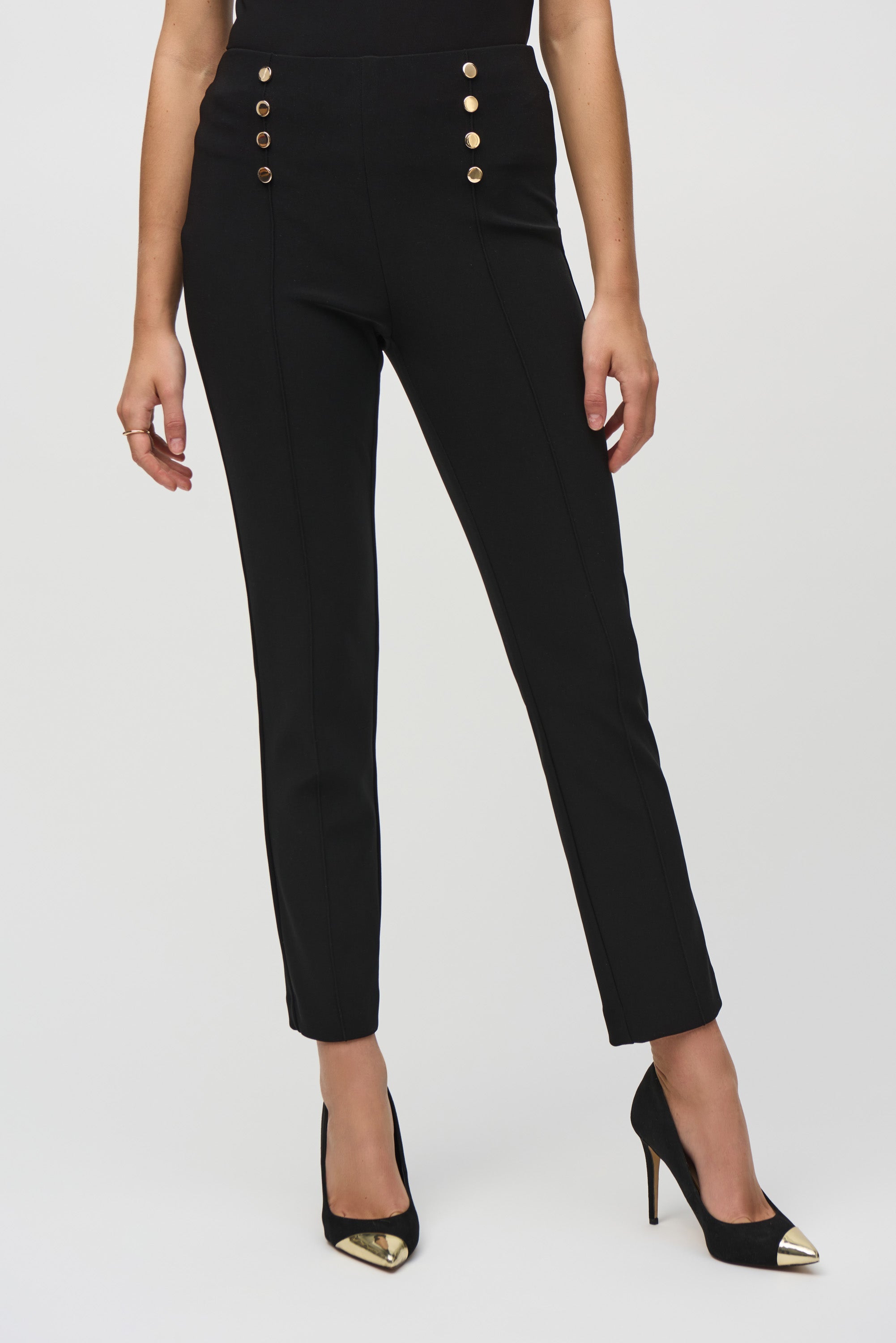Pantalón ajustado con decoración de botones verticales 244006