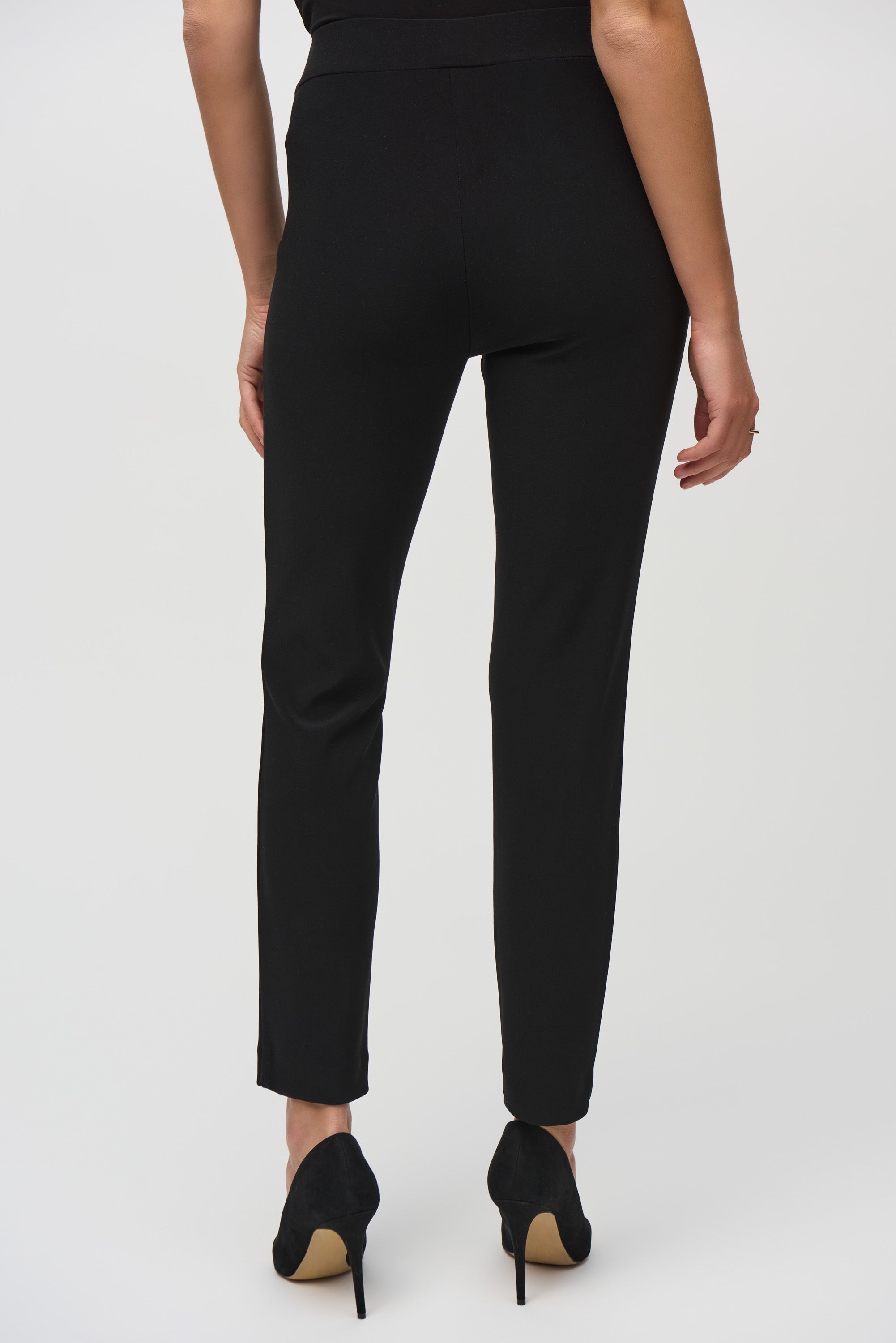 Pantalón ajustado con decoración de botones verticales 244006