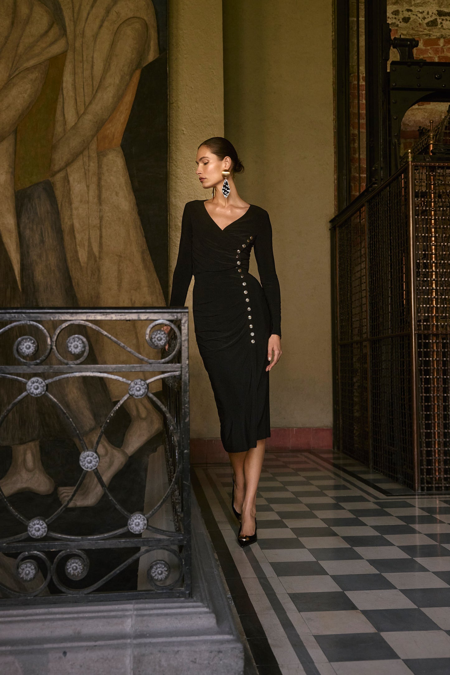 Blusa cruzada con botones metálicos negro 253140