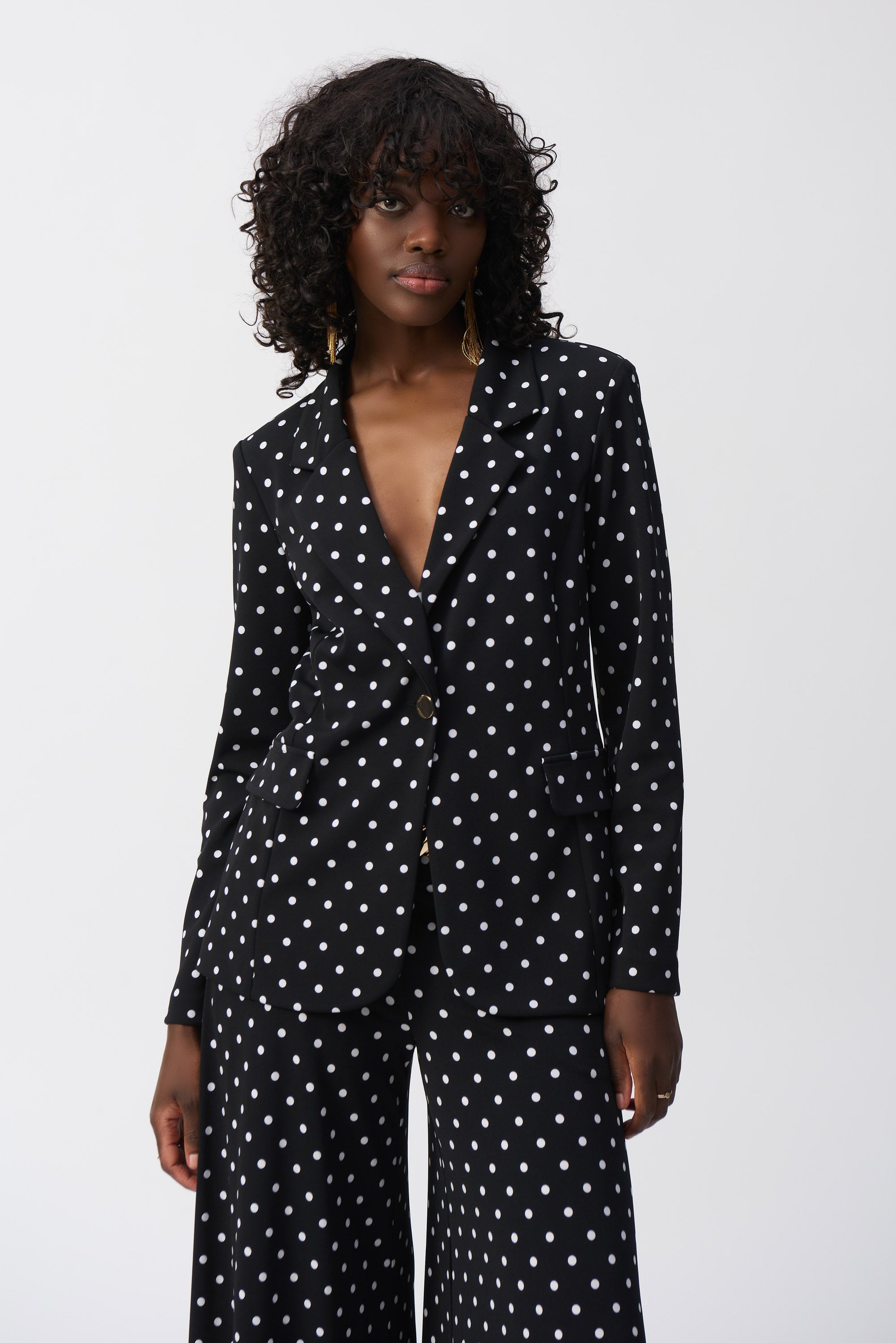 Blazer boxy con estampado de puntos negro 251051
