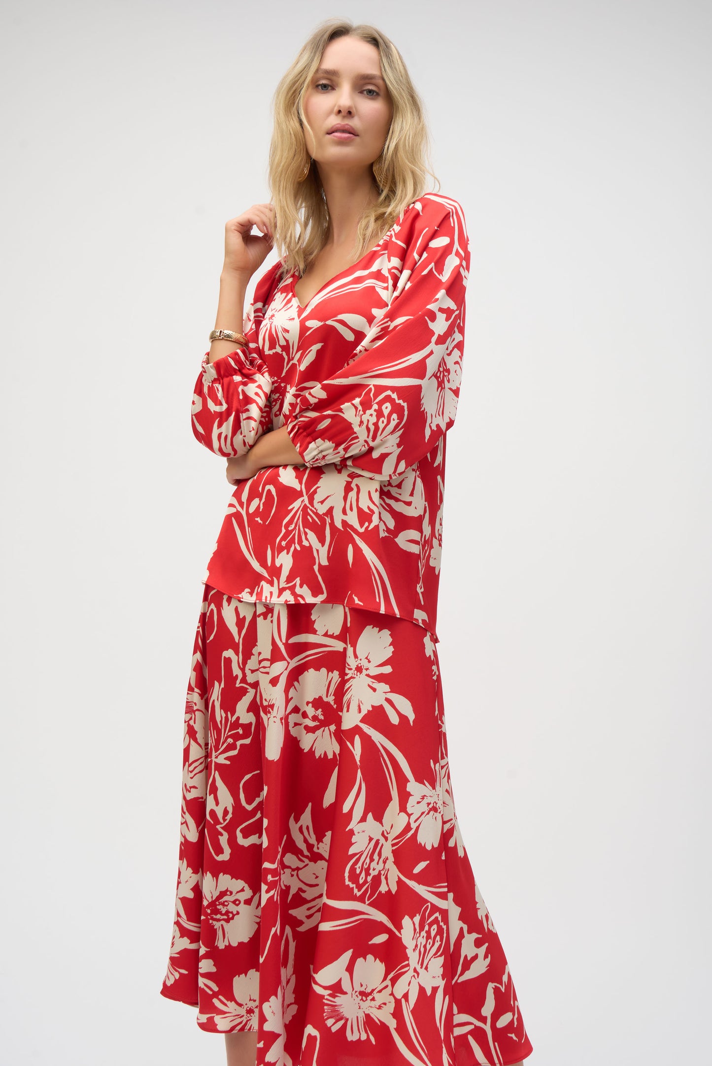 Blusa con estampado floral rojo 252119