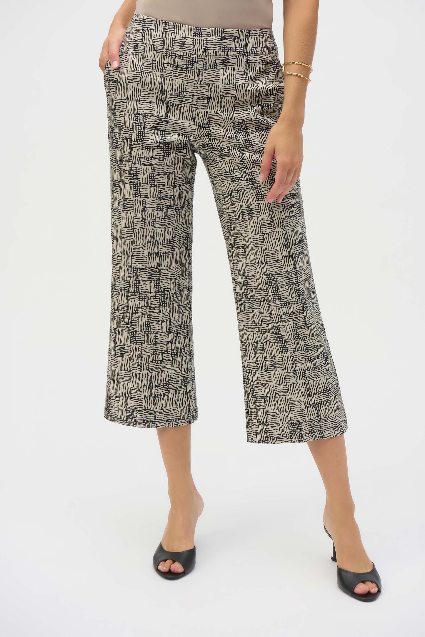 Pantalones culotte con estampado geométrico negro y vainilla 252123