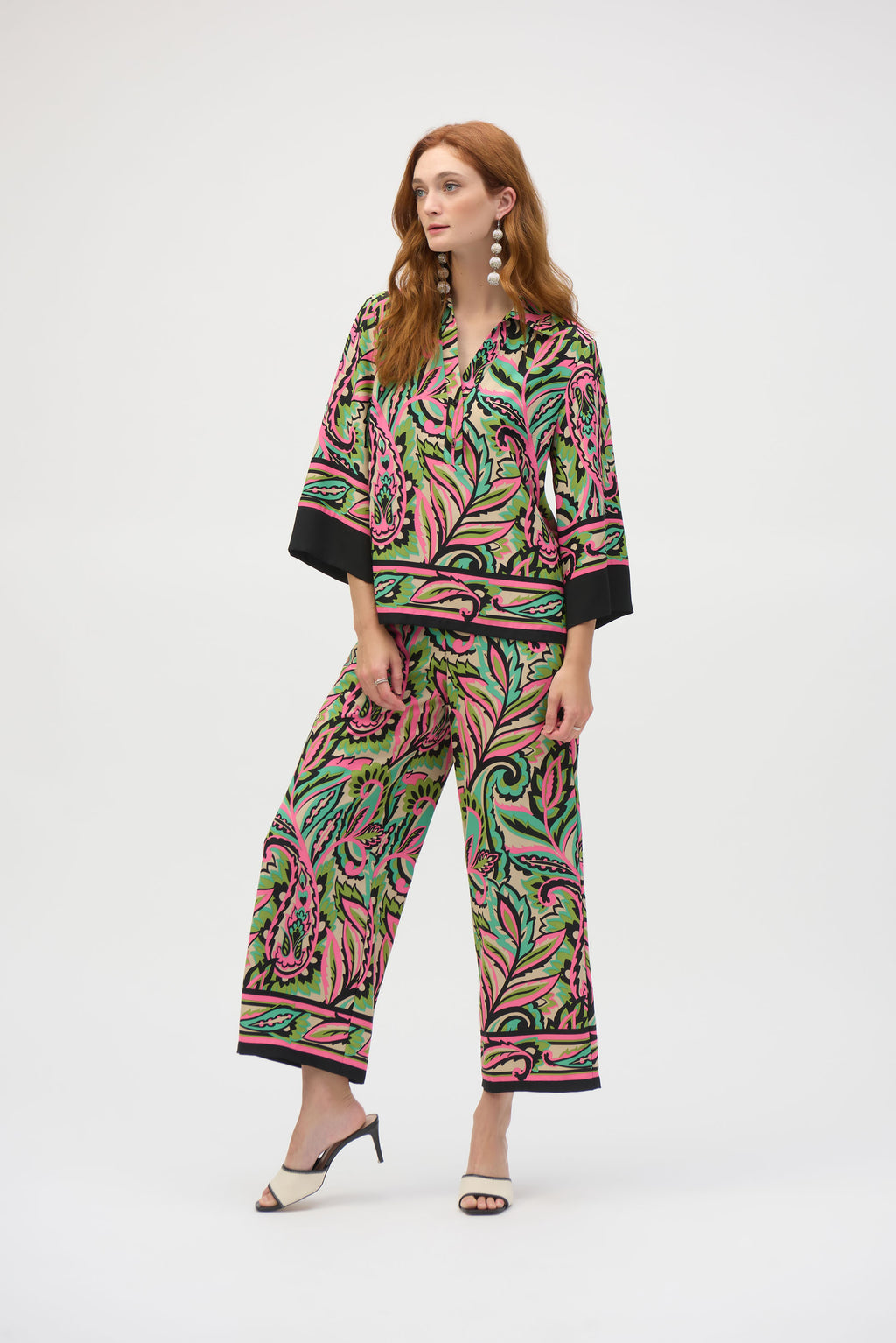 Pantalón ancho con estampado multicolor 252142