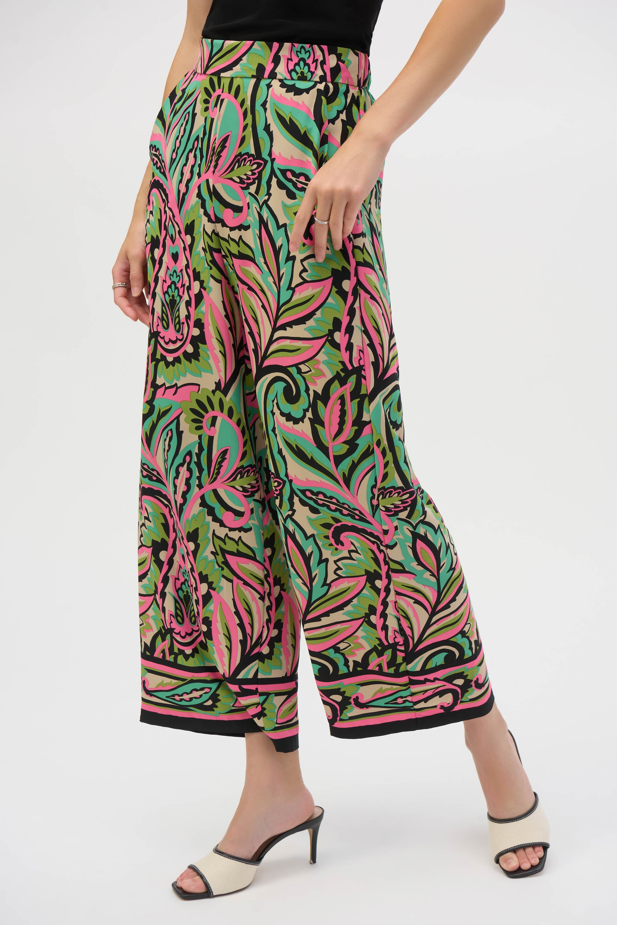 Pantalón ancho con estampado multicolor 252142
