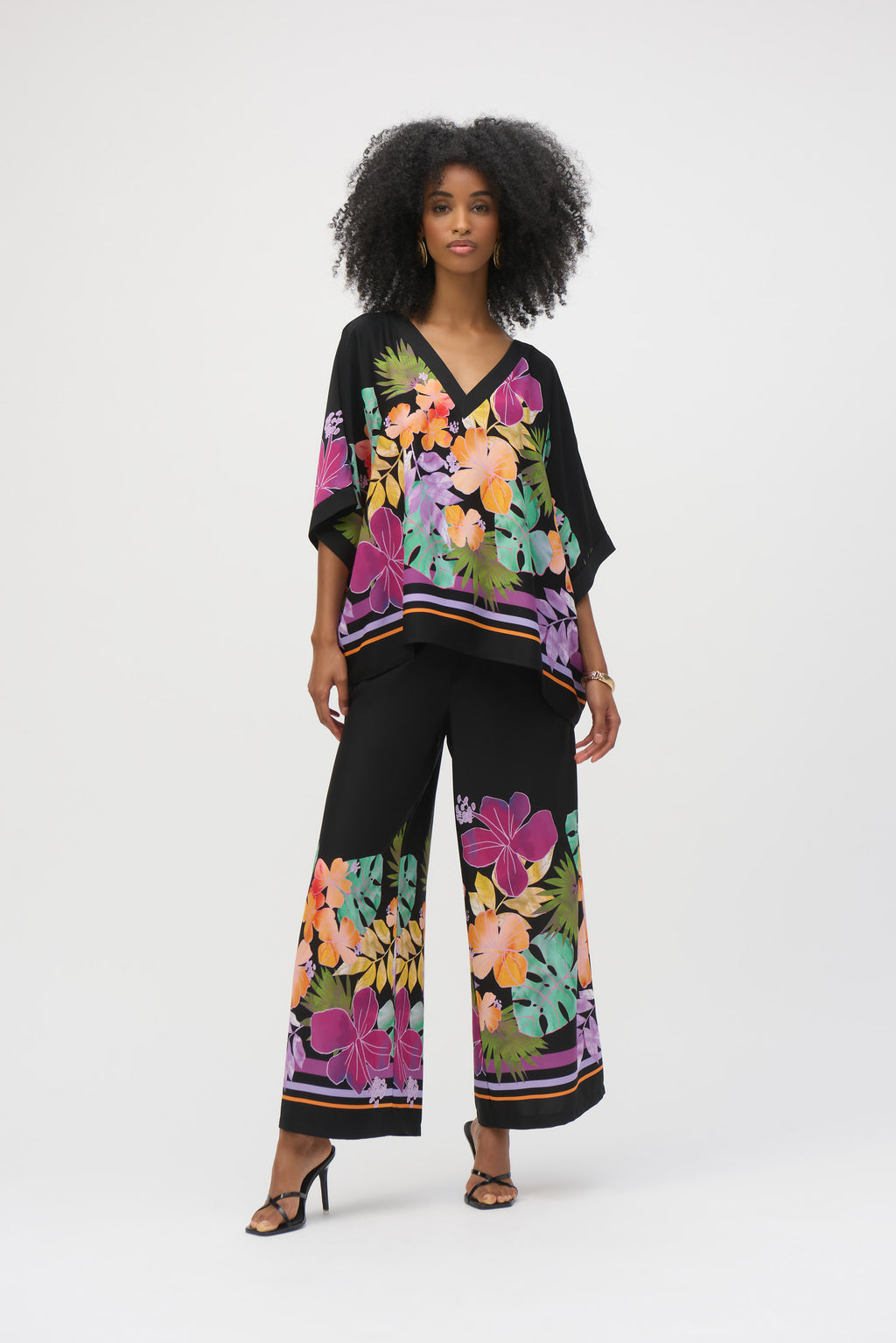 Pantalones de pierna ancha con estampado floral 252217