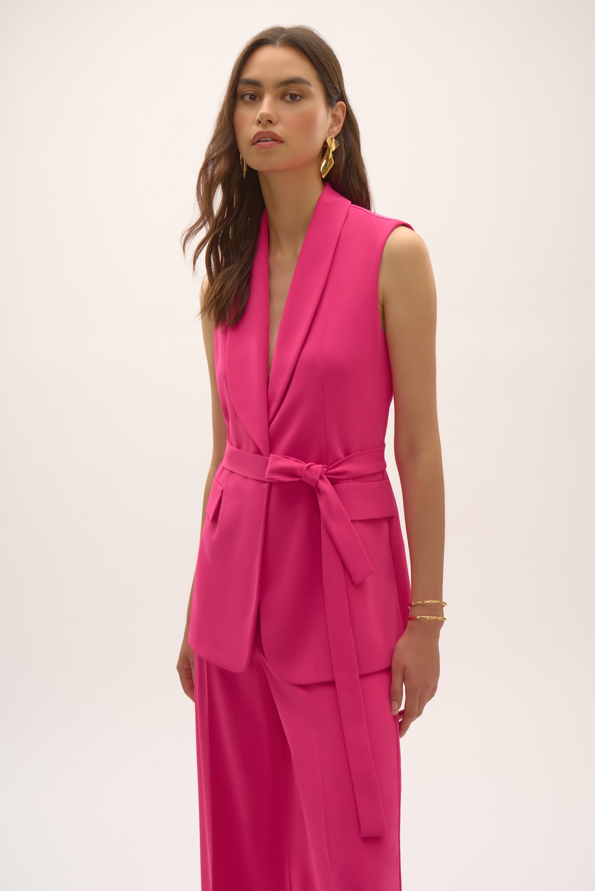 Chaleco con cinturón de crepé rosa geranio 252709 | Signature