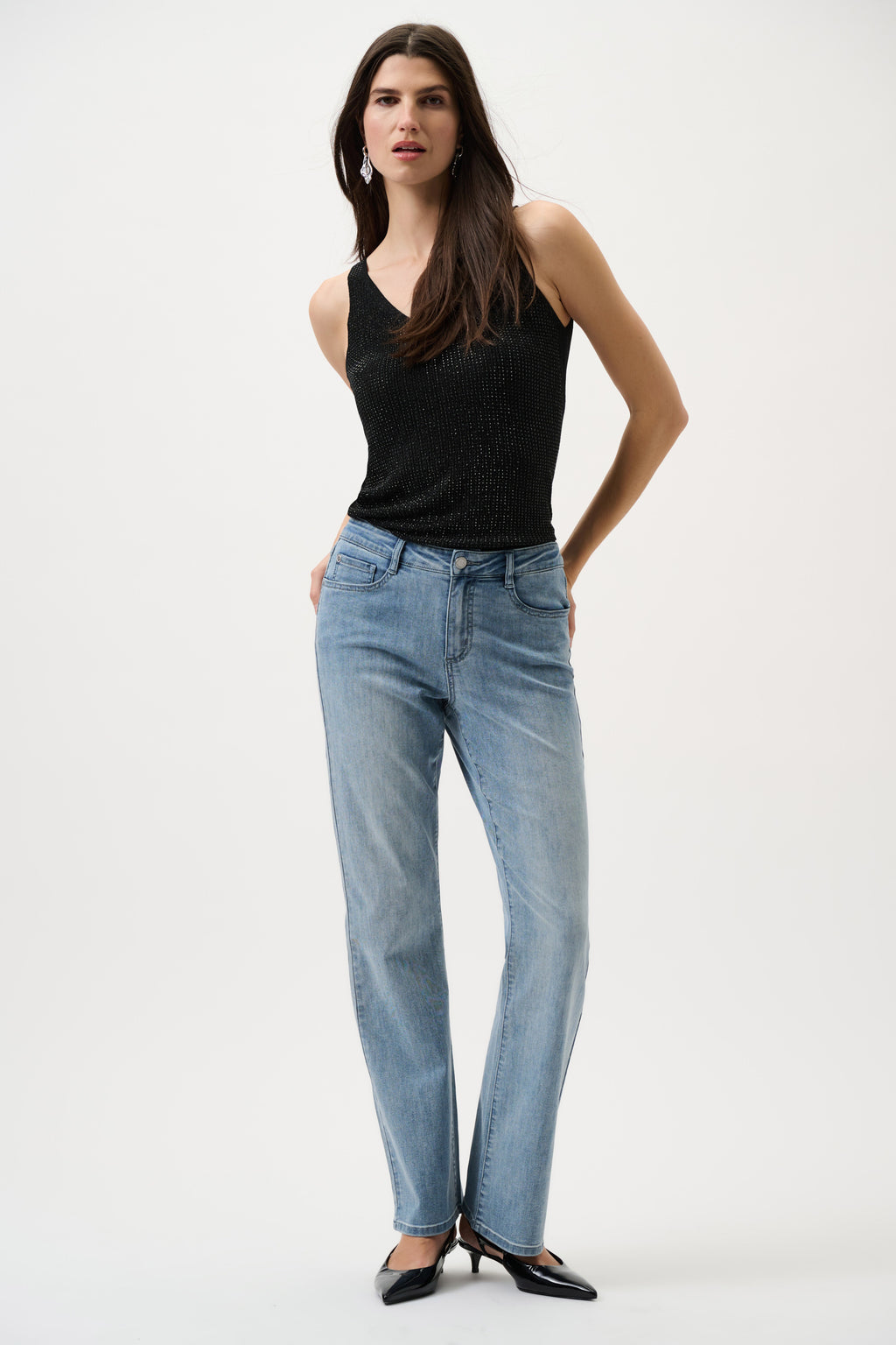 Blusa sin mangas metalizada con pedrería negro 252915CO