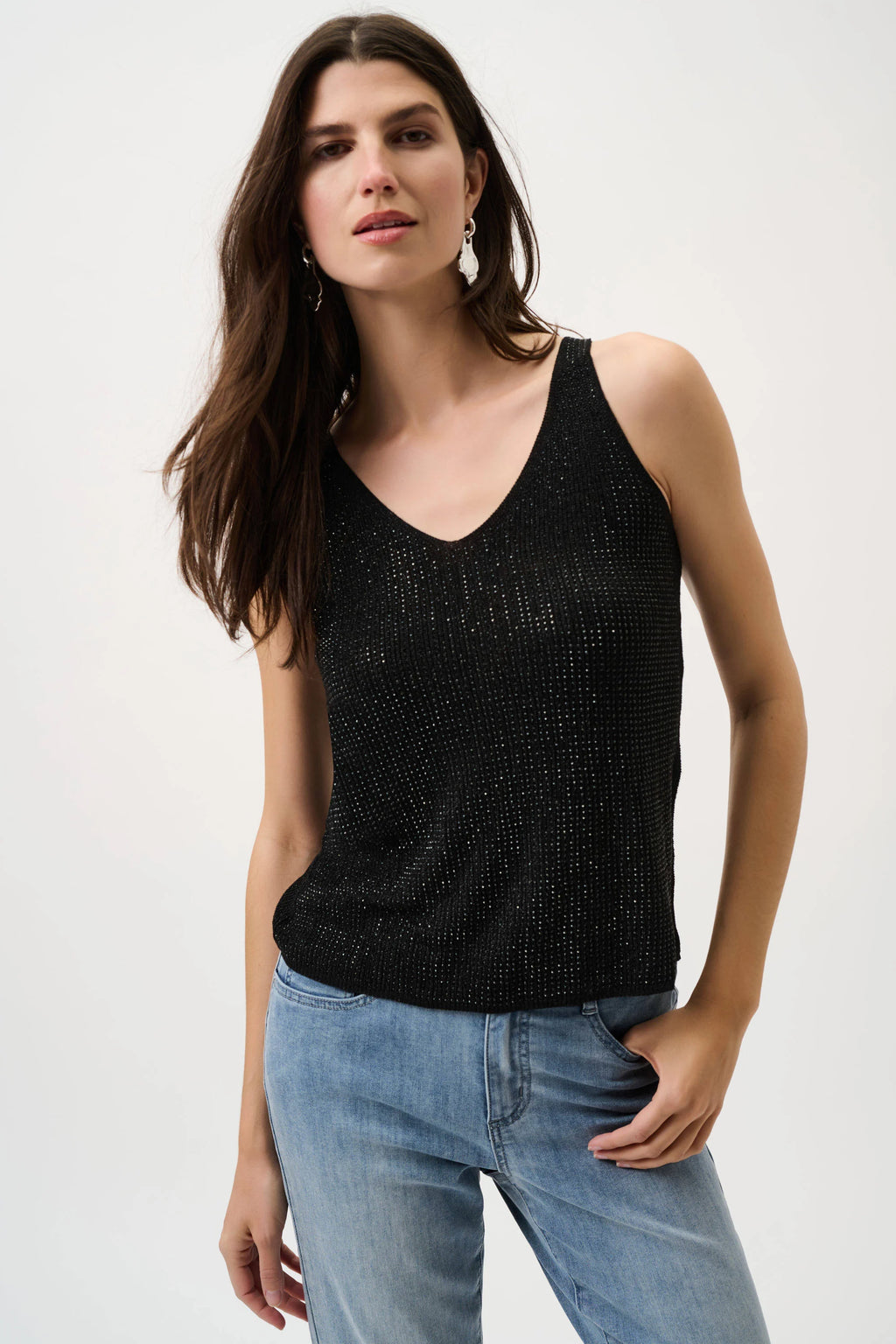 Blusa sin mangas metalizada con pedrería negro 252915CO