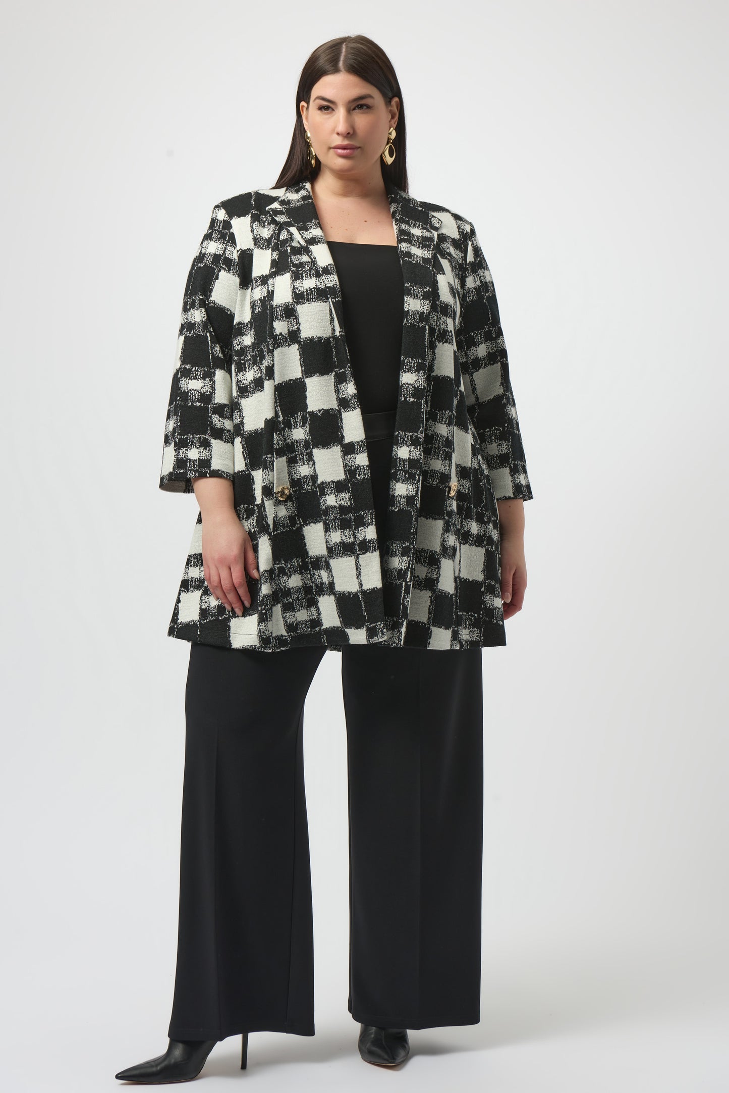 Chaqueta de línea A con estampado de tartán negro y crema 253017