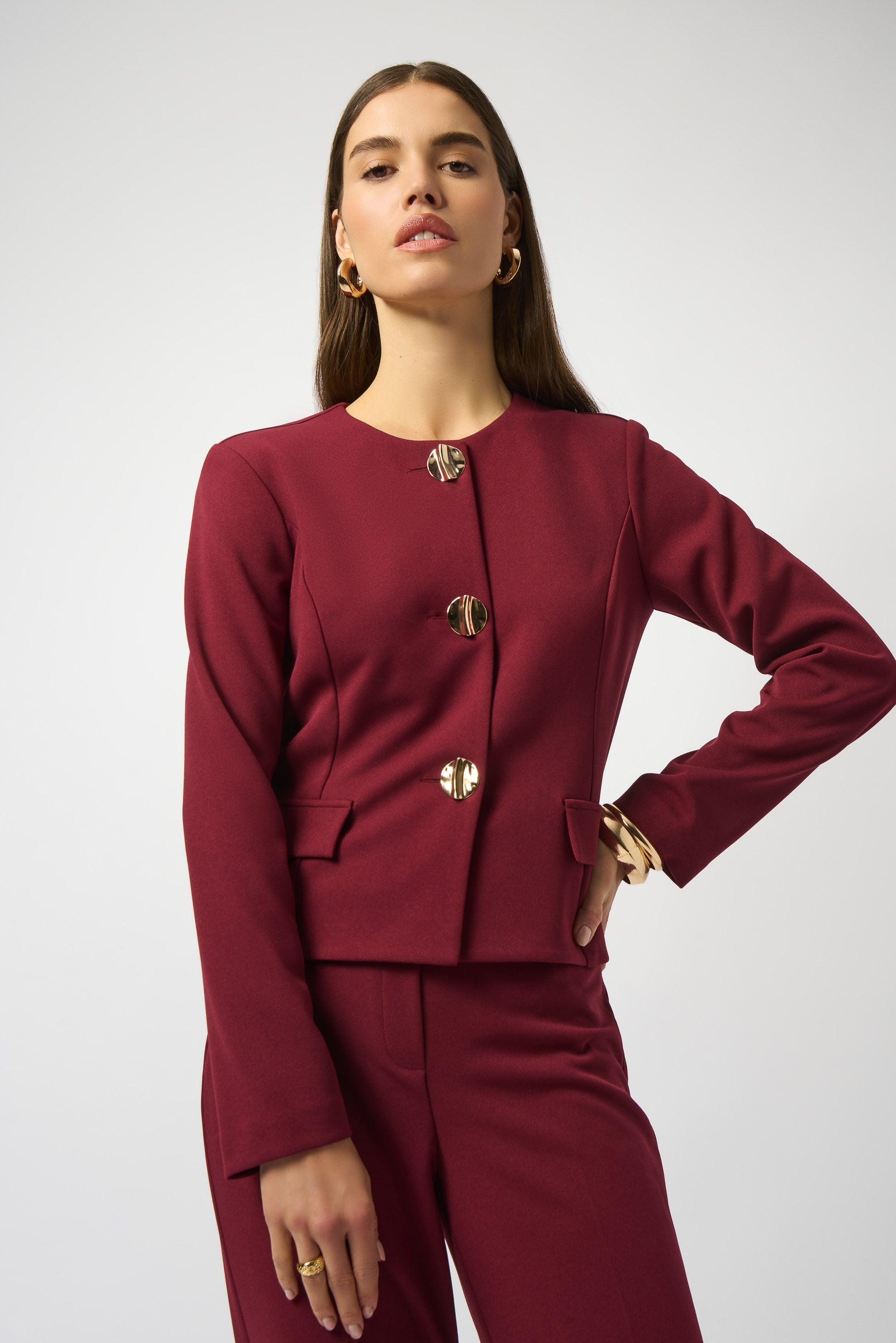Blazer con botones metálicos rojo merlot 253071