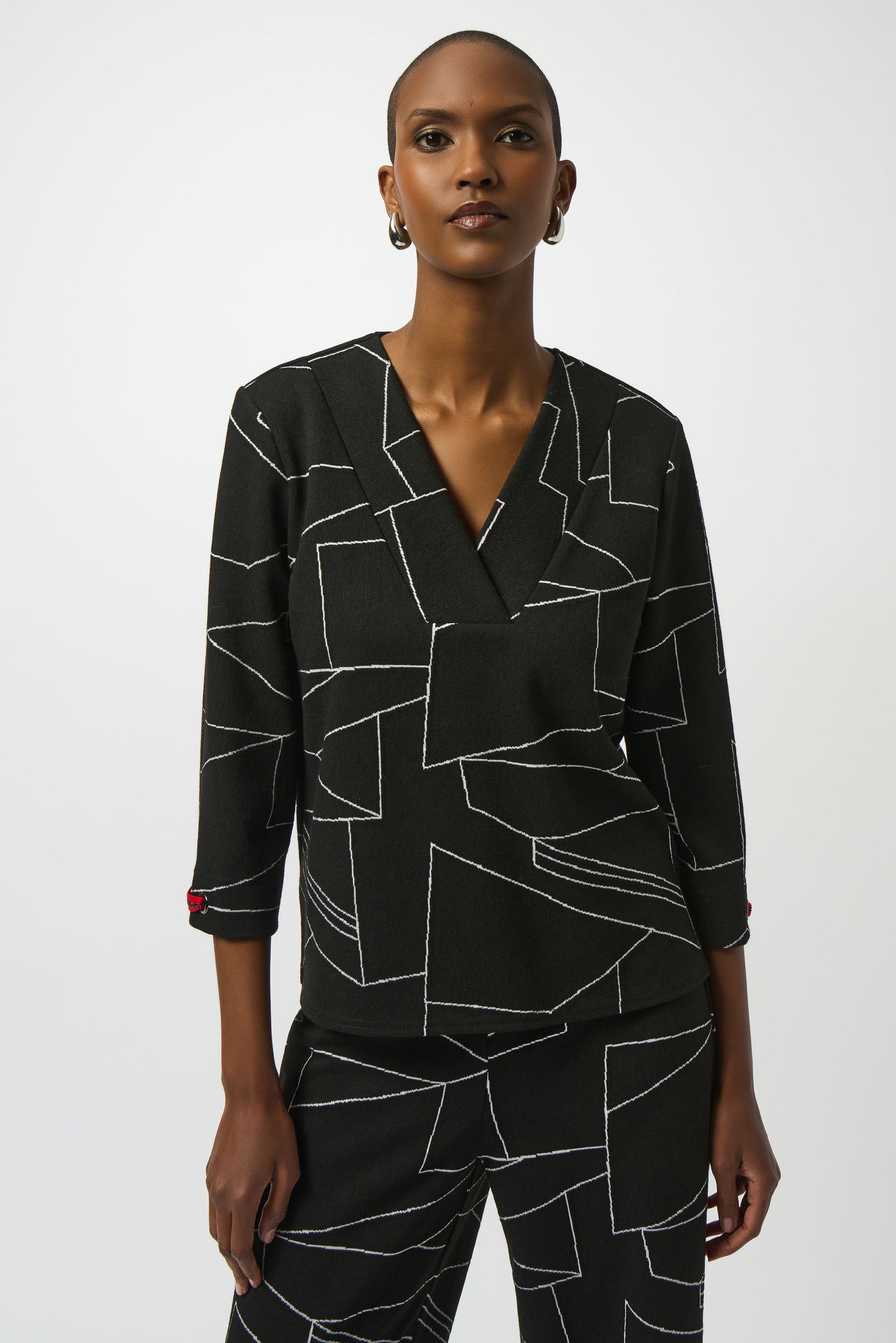 Blusa con estampado abstracto negro 253079