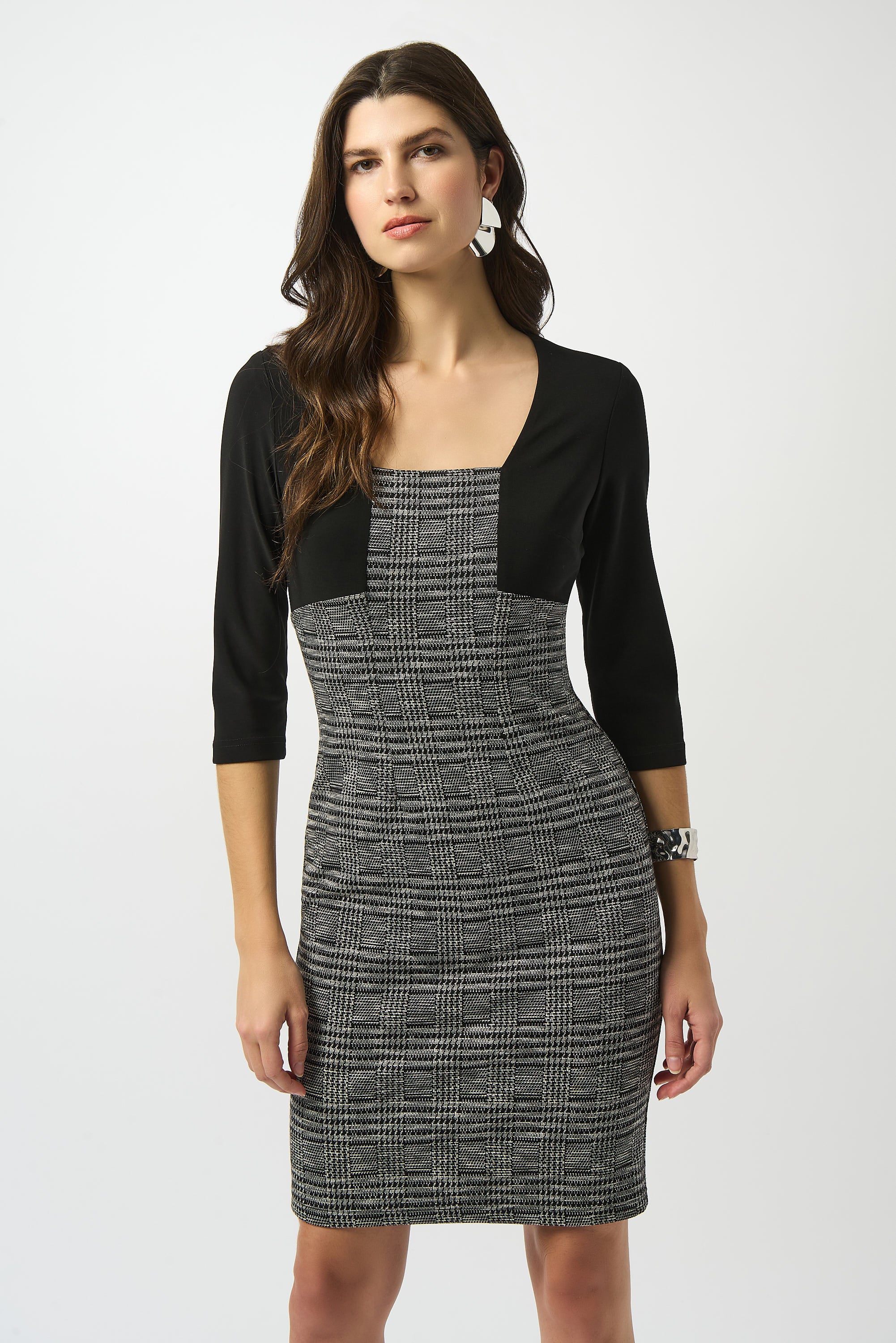 Vestido de tubo con estampado de cuadros gris y negro 253184