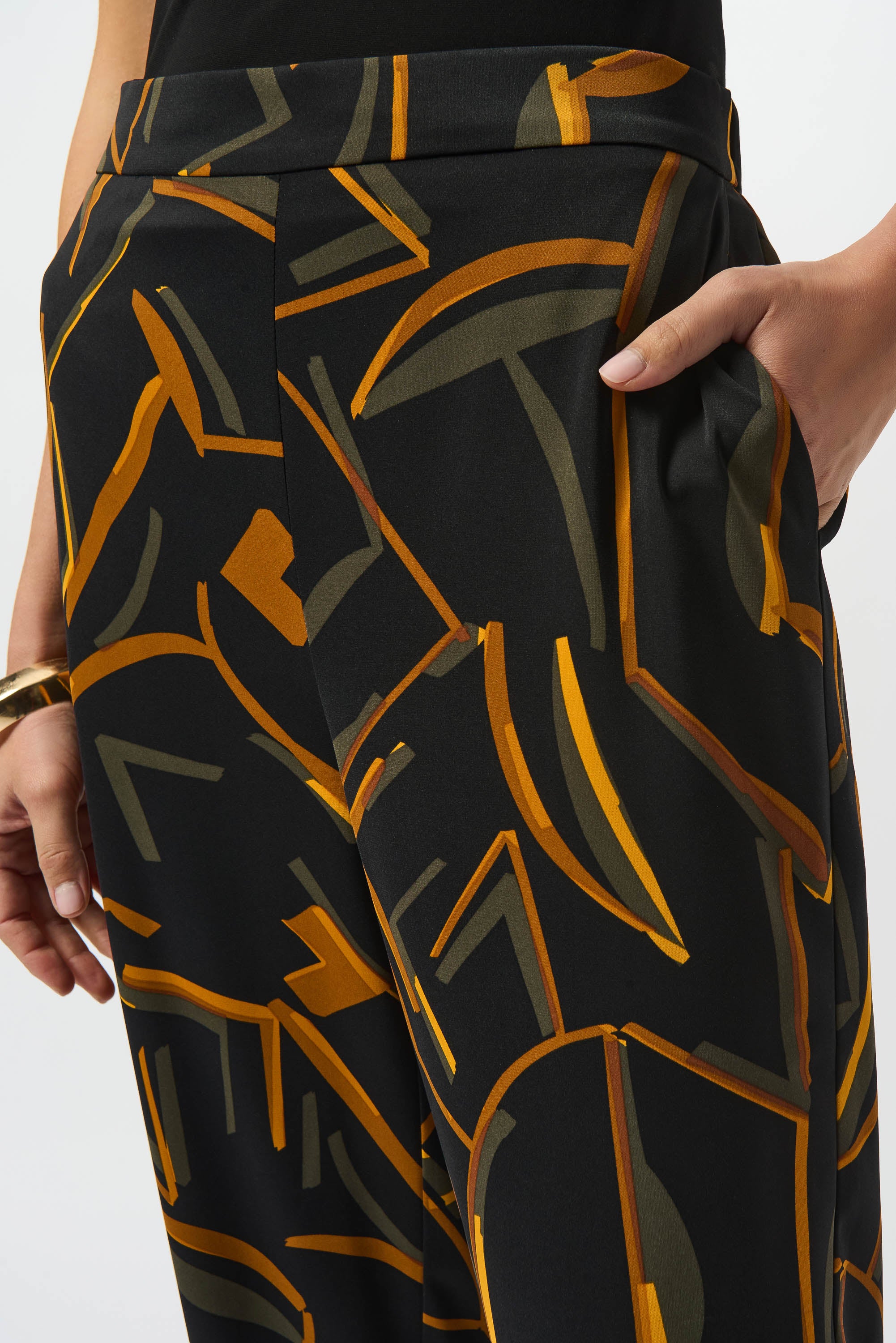Pantalón de pierna ancha con estampado negro multicolor 253239