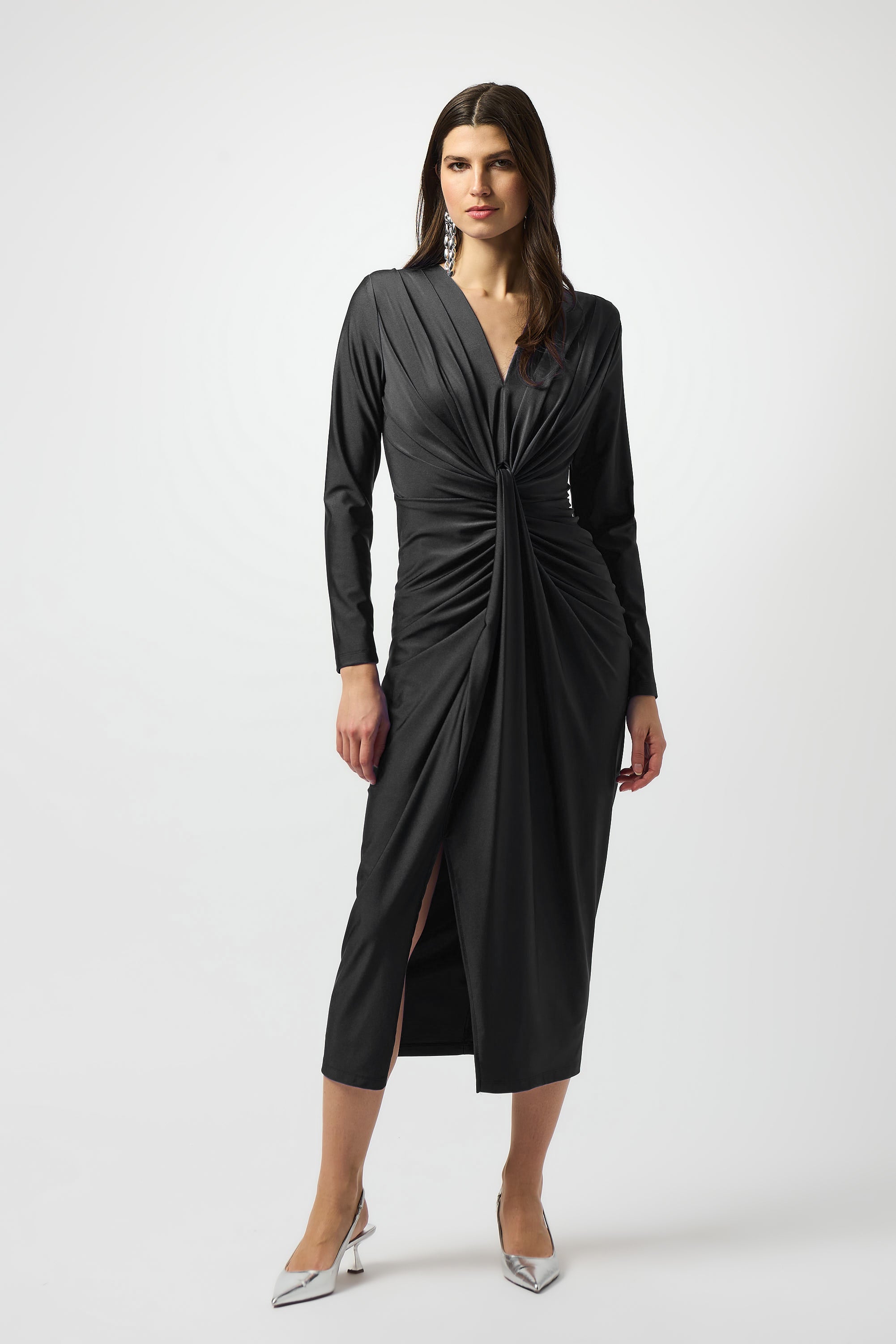 Vestido de tubo drapeado satinado negro 253714 | Signature