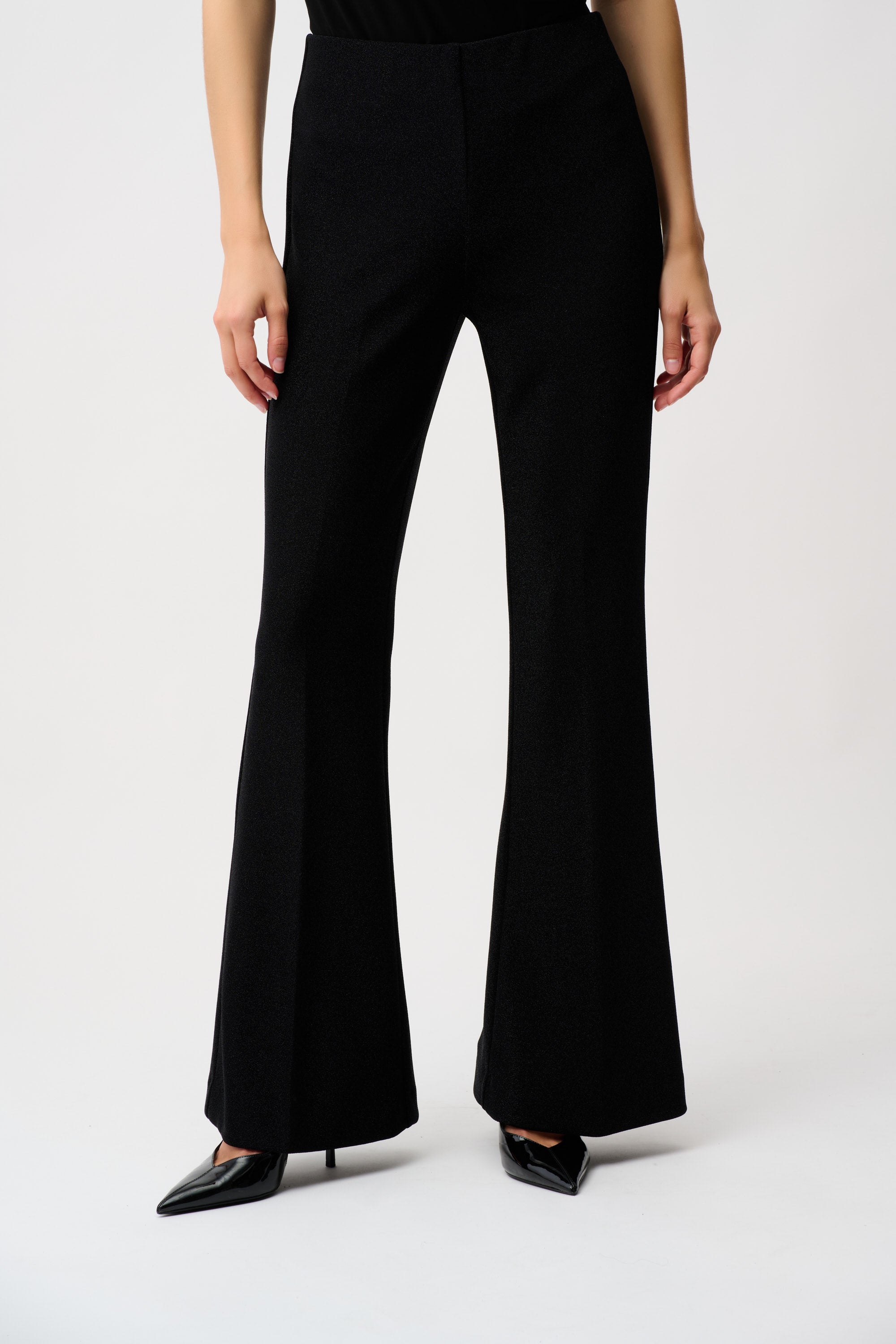Pantalón acampanado con acabado metálico negro 253722 | Signature