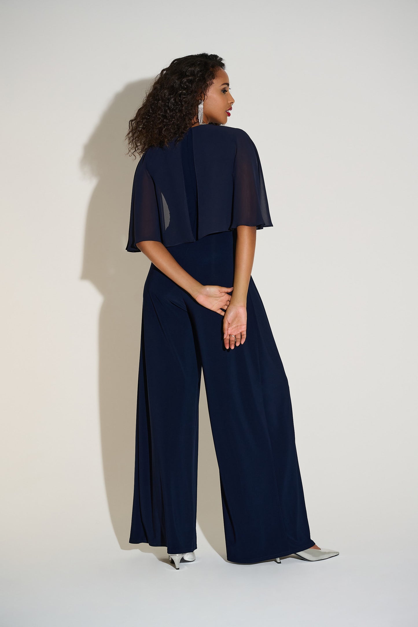 Jumpsuit de pierna ancha con capa azul marino 253723 | Signature