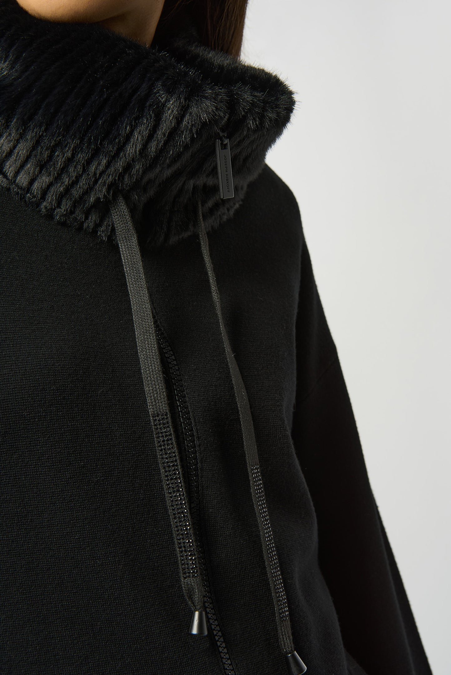 Chaqueta de punto de jersey con ribete de peluche negro 253905