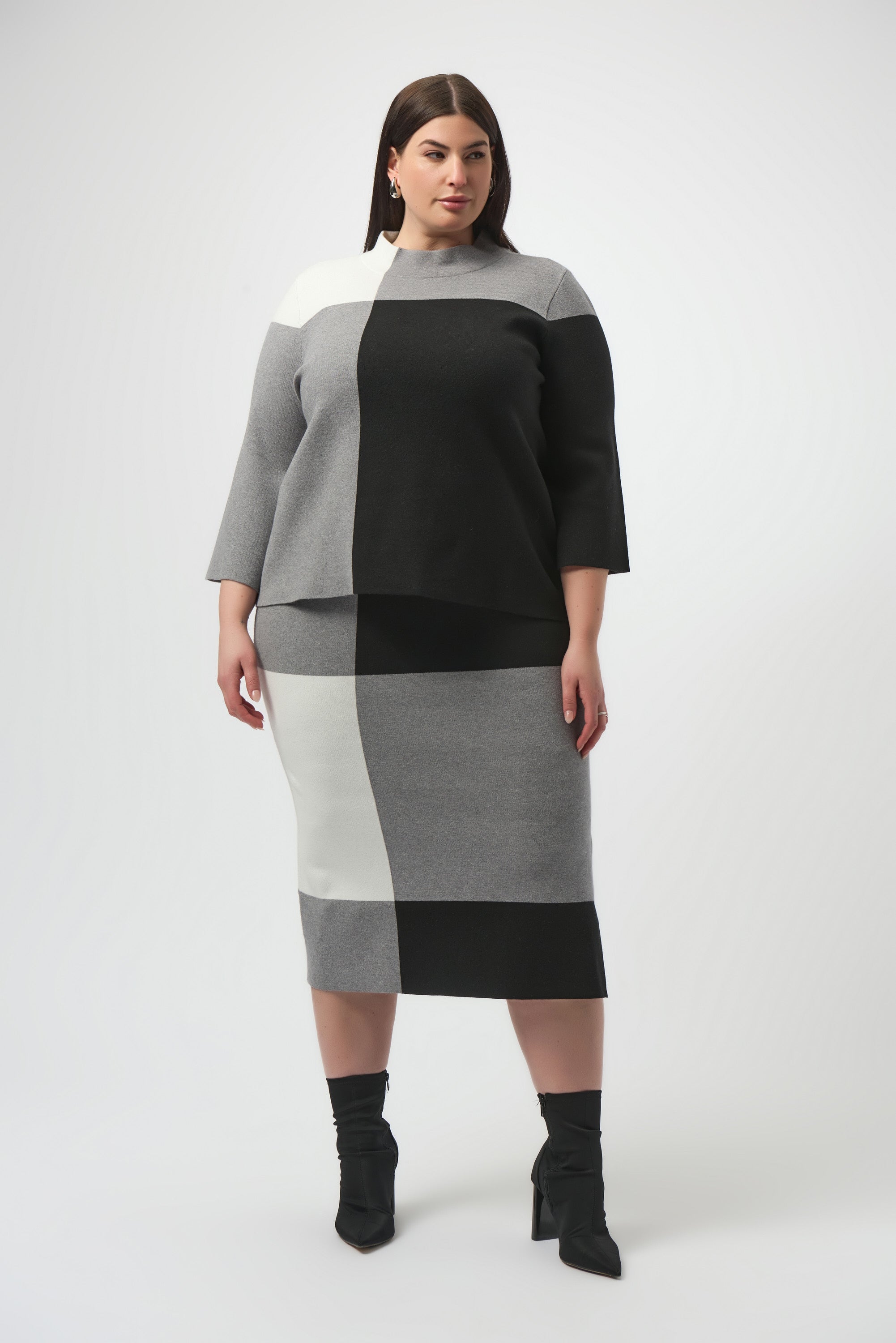 Falda tejida con bloques de color gris y negro 253908