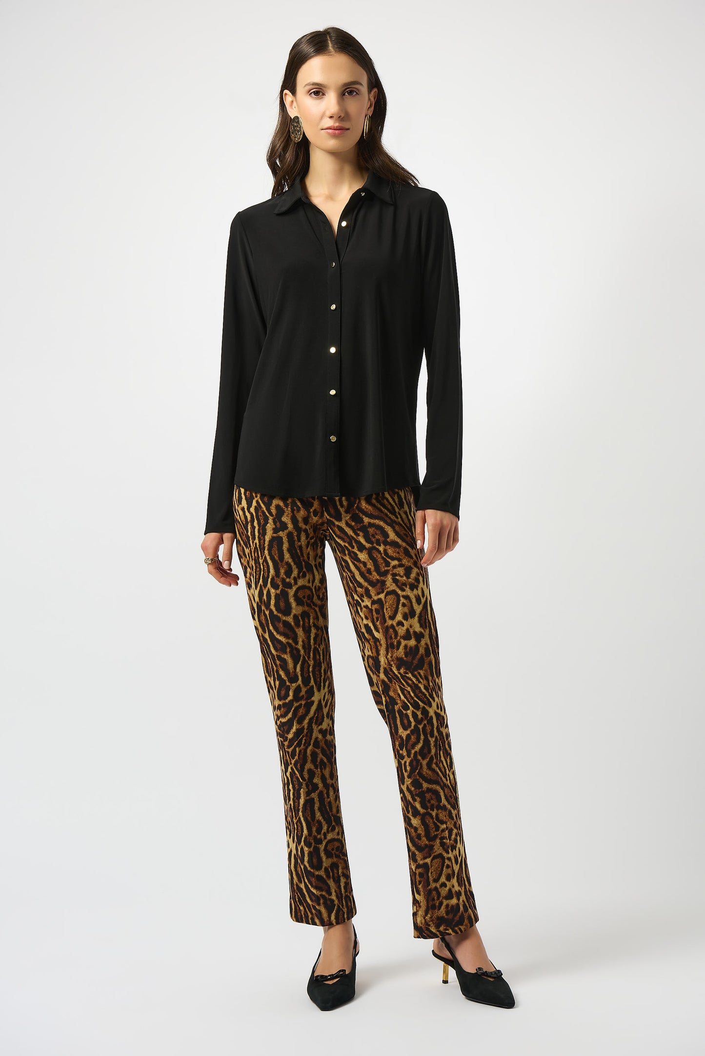 Blusa con cuello camisero negro 253941