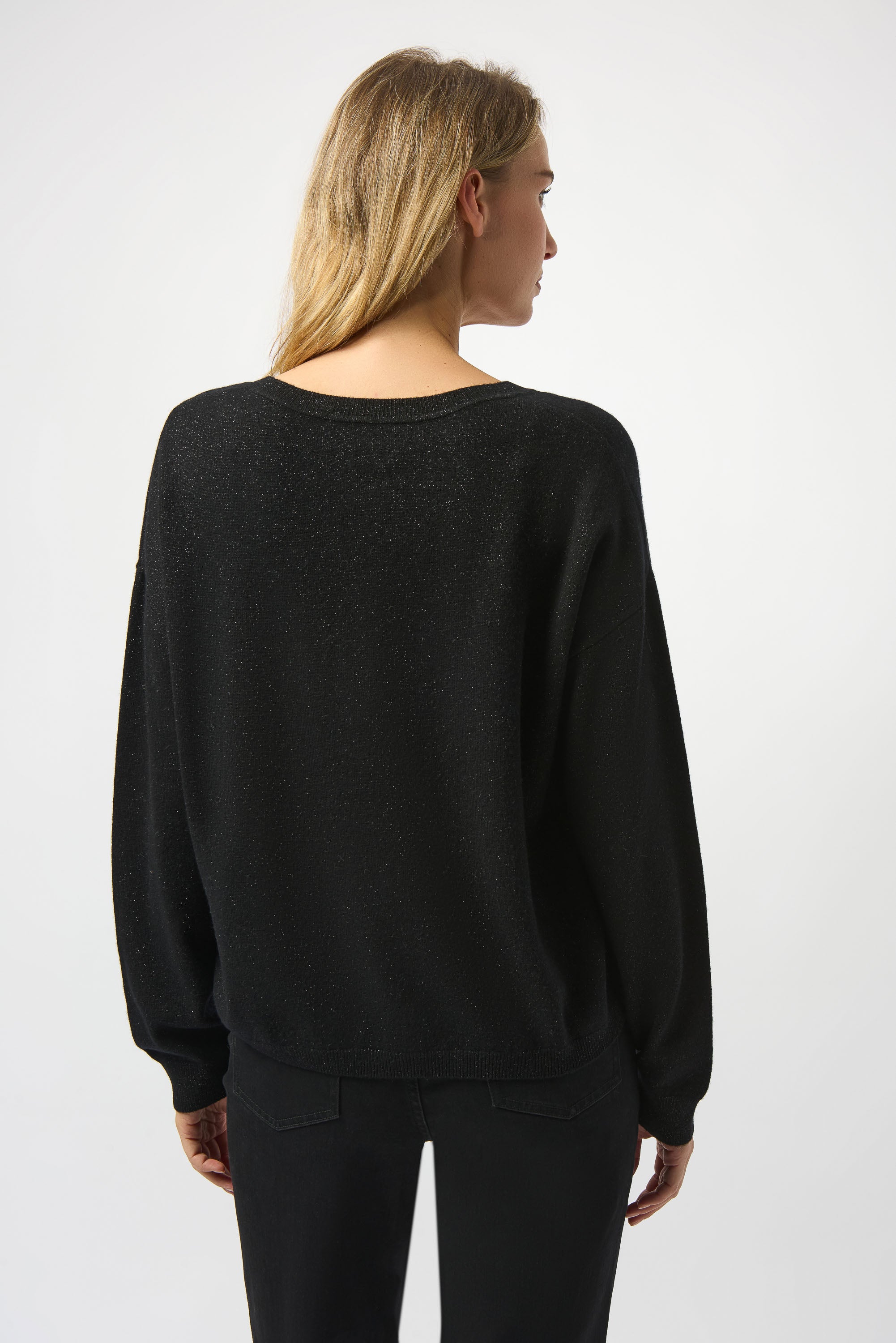 Suéter con escote de pico de lana negro 253967