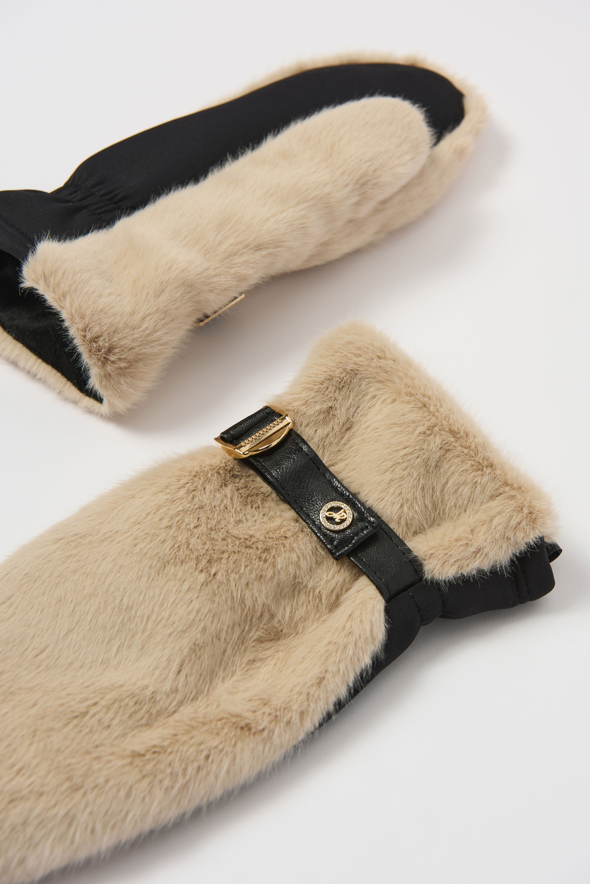 Guantes con pelo sintetico beige almendra 253977