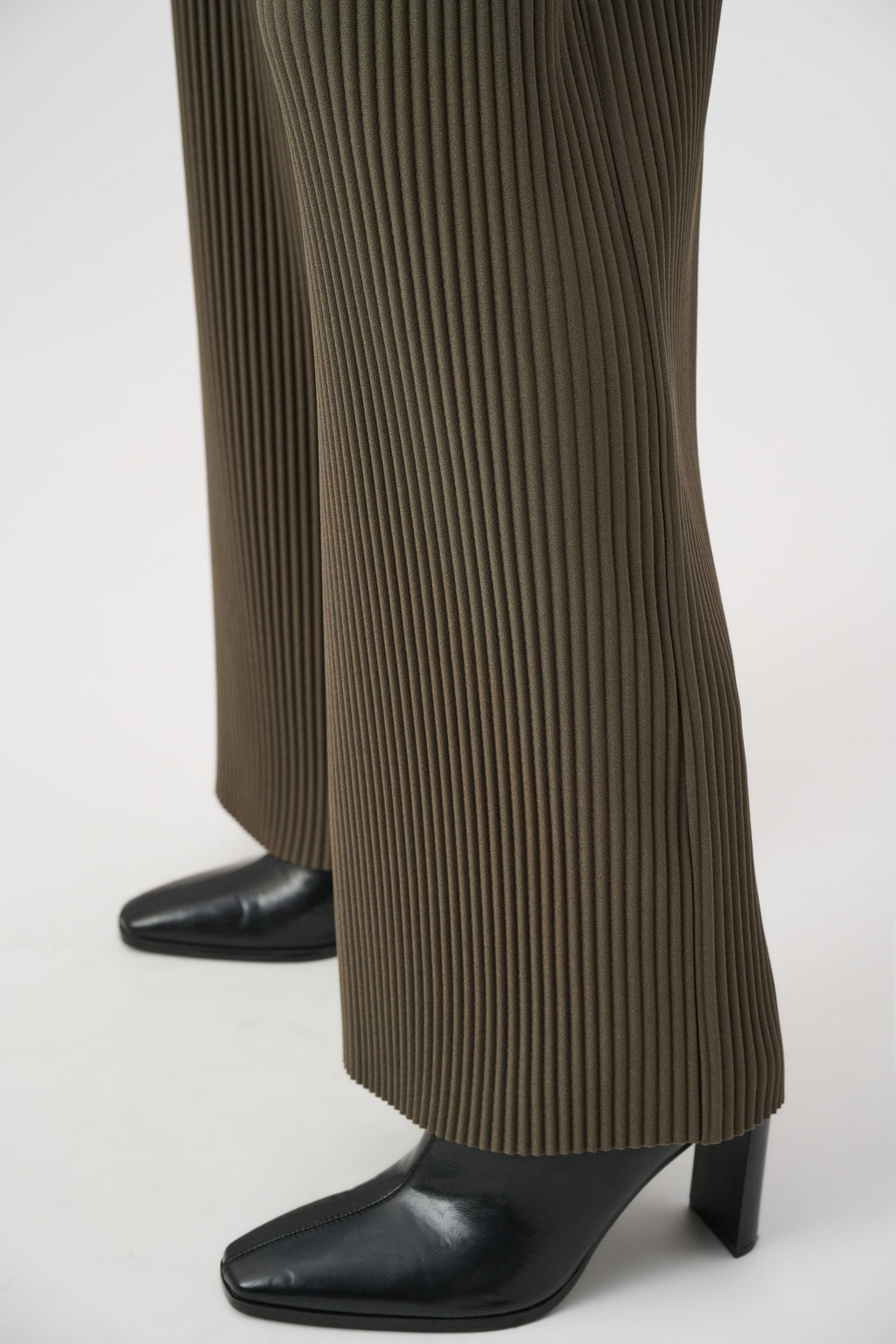 Pantalones de pierna ancha plisado verde aguacate 254006F26