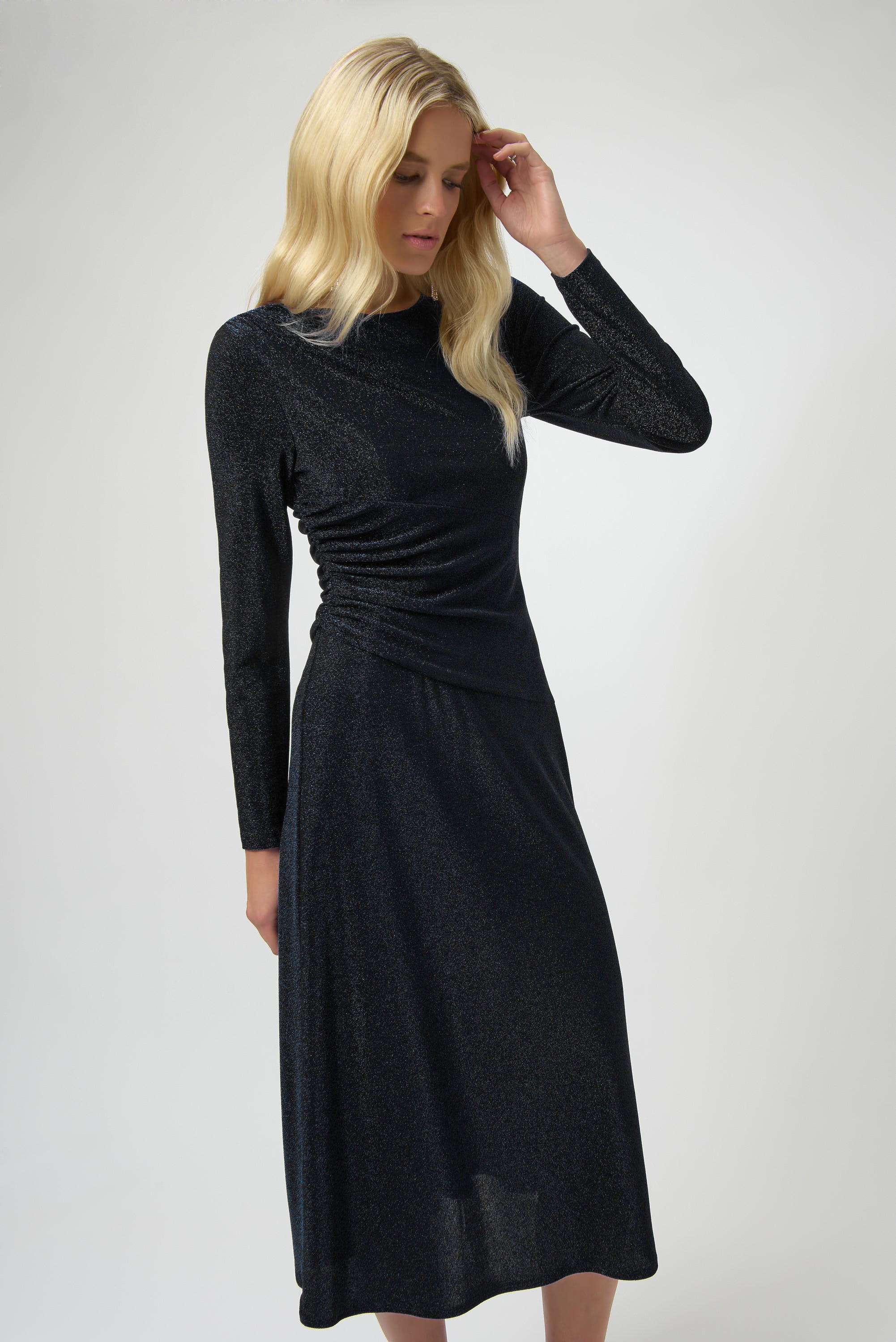 Vestido con efecto metálico negro 254082