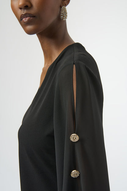 Blusa ajustada con mangas de gasa negro 254093