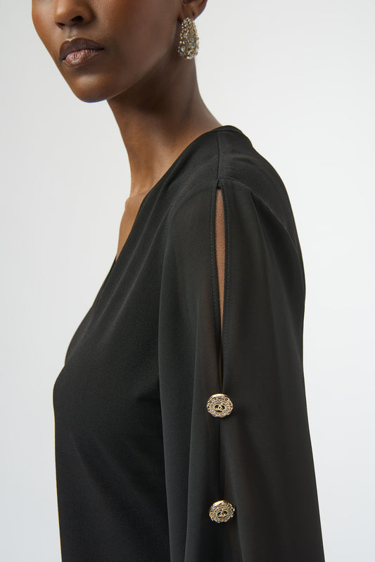 Blusa ajustada con mangas de gasa negro 254093