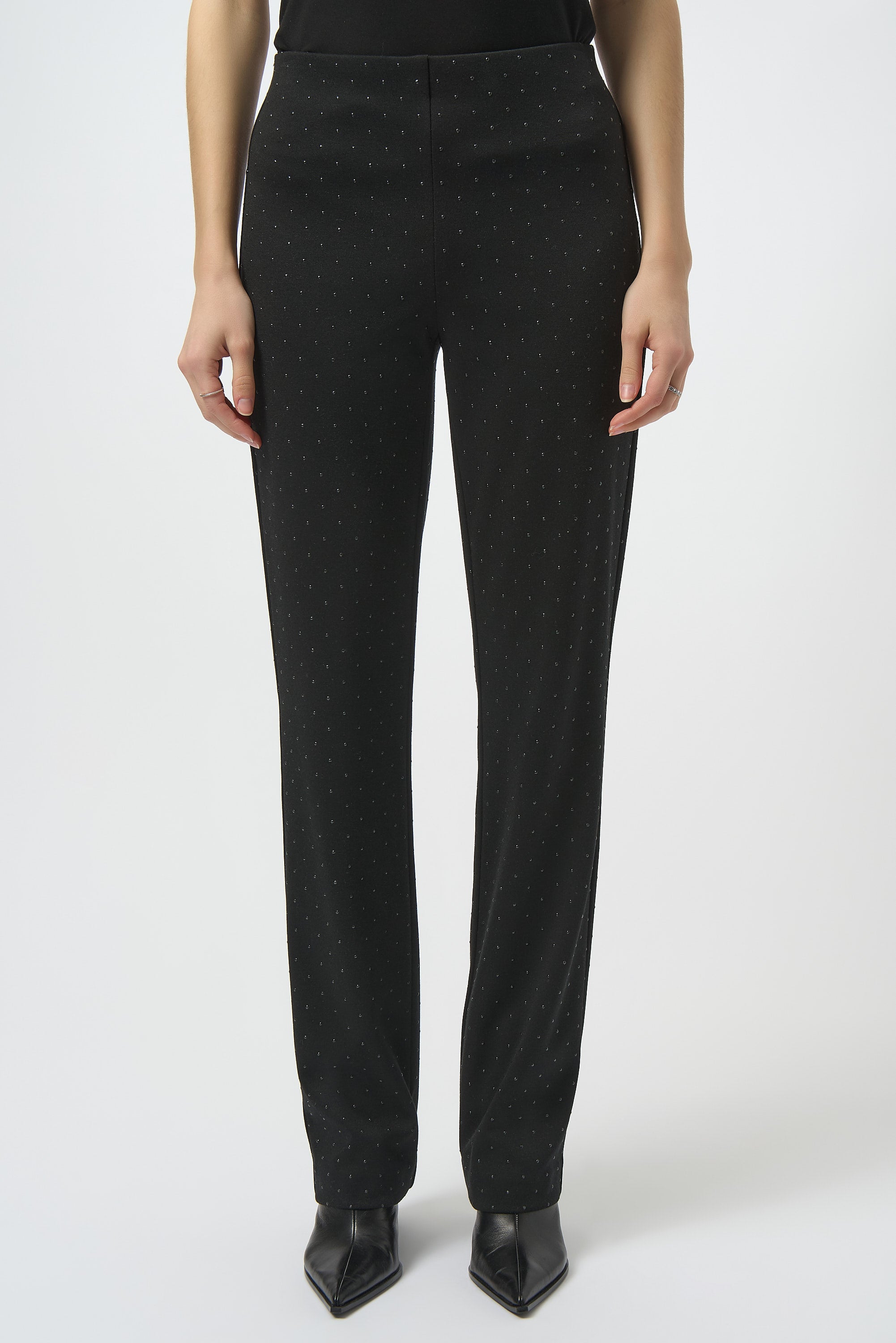 Pantalón recto con efecto en relieve negro 254106
