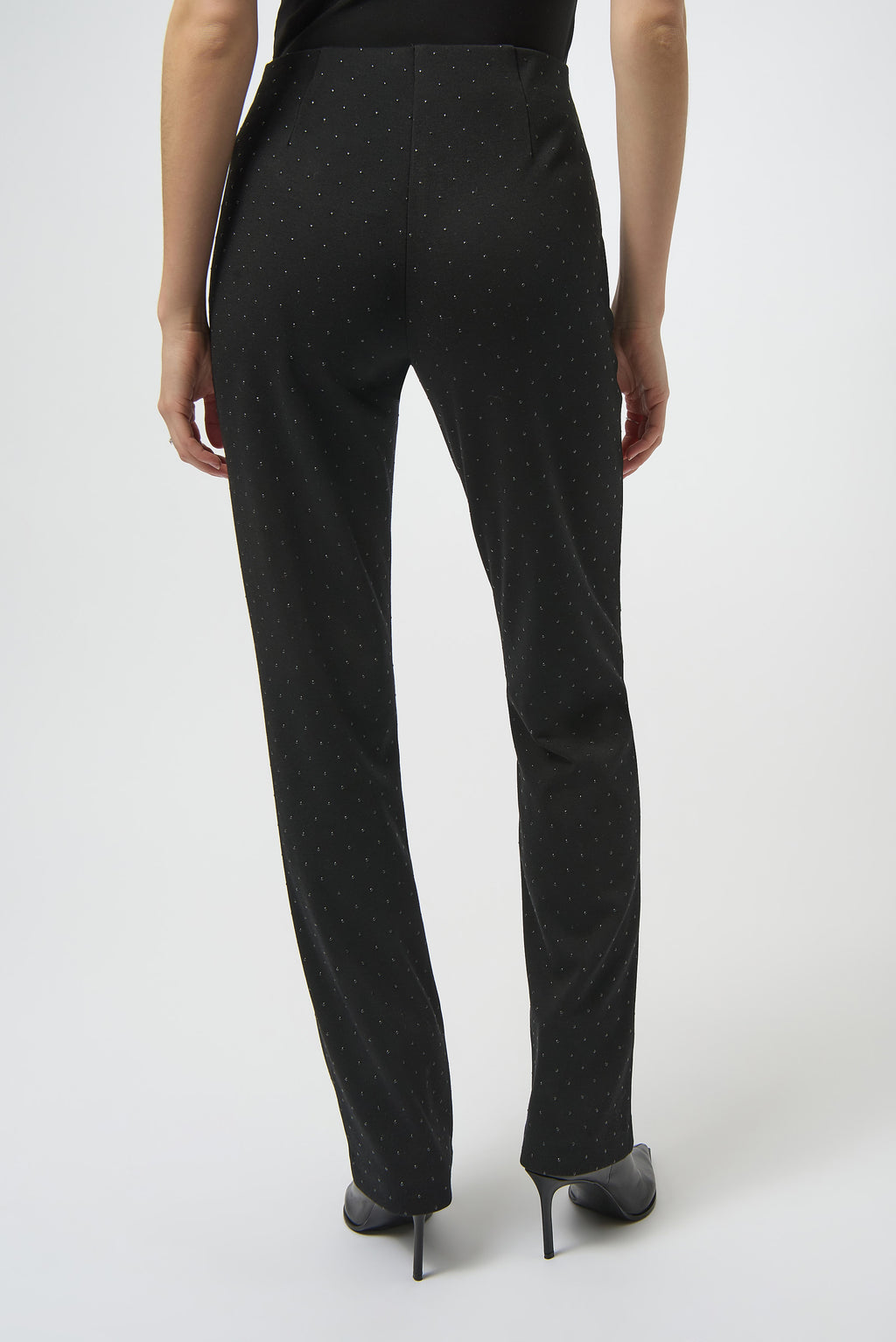 Pantalón recto con efecto en relieve negro 254106
