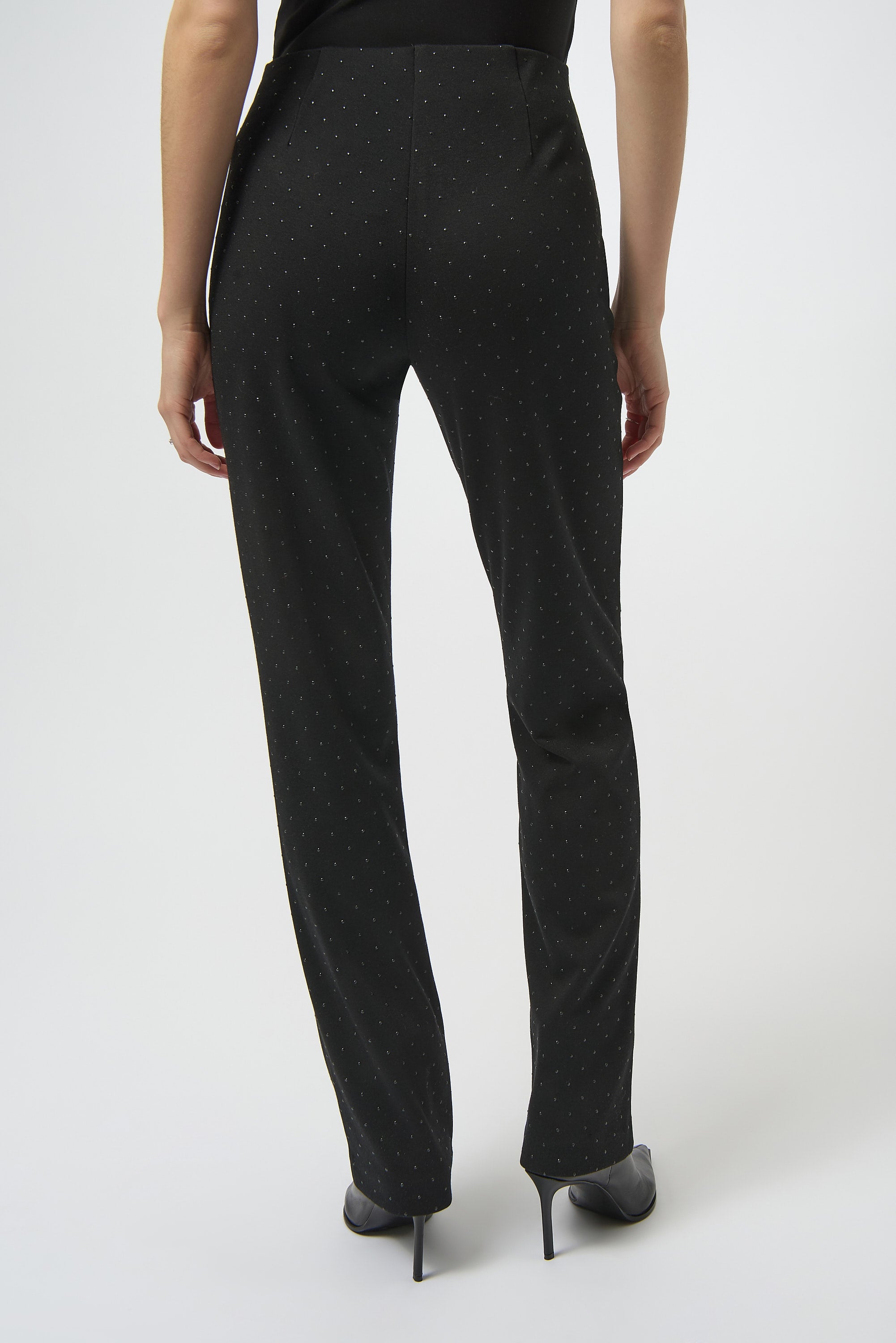 Pantalón recto con efecto en relieve negro 254106