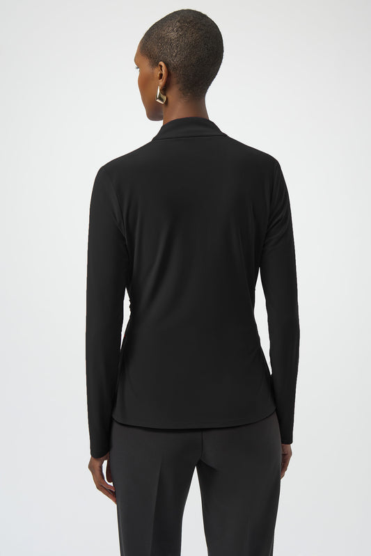 Blusa cruzada ajustada con detalle metálico negro 254117