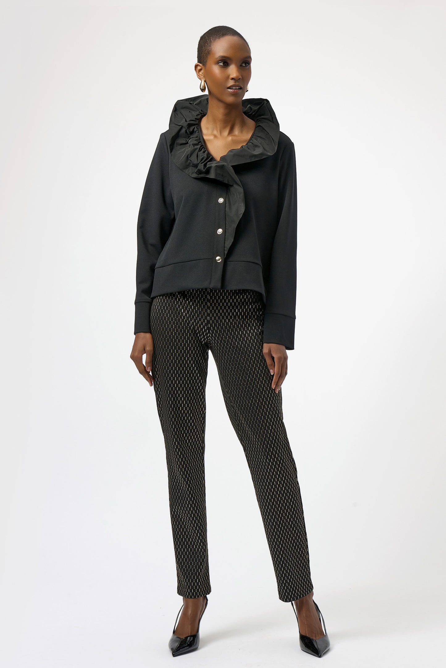 Pantalón de punto grueso ajustado con efecto metalizado negro y dorado 254143