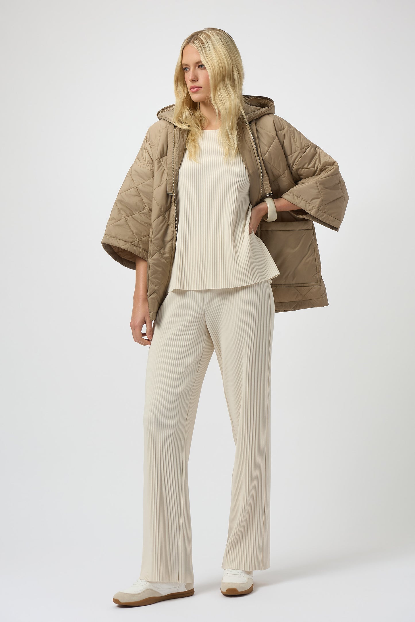 Blusa boxy plisada beige abedul 254210