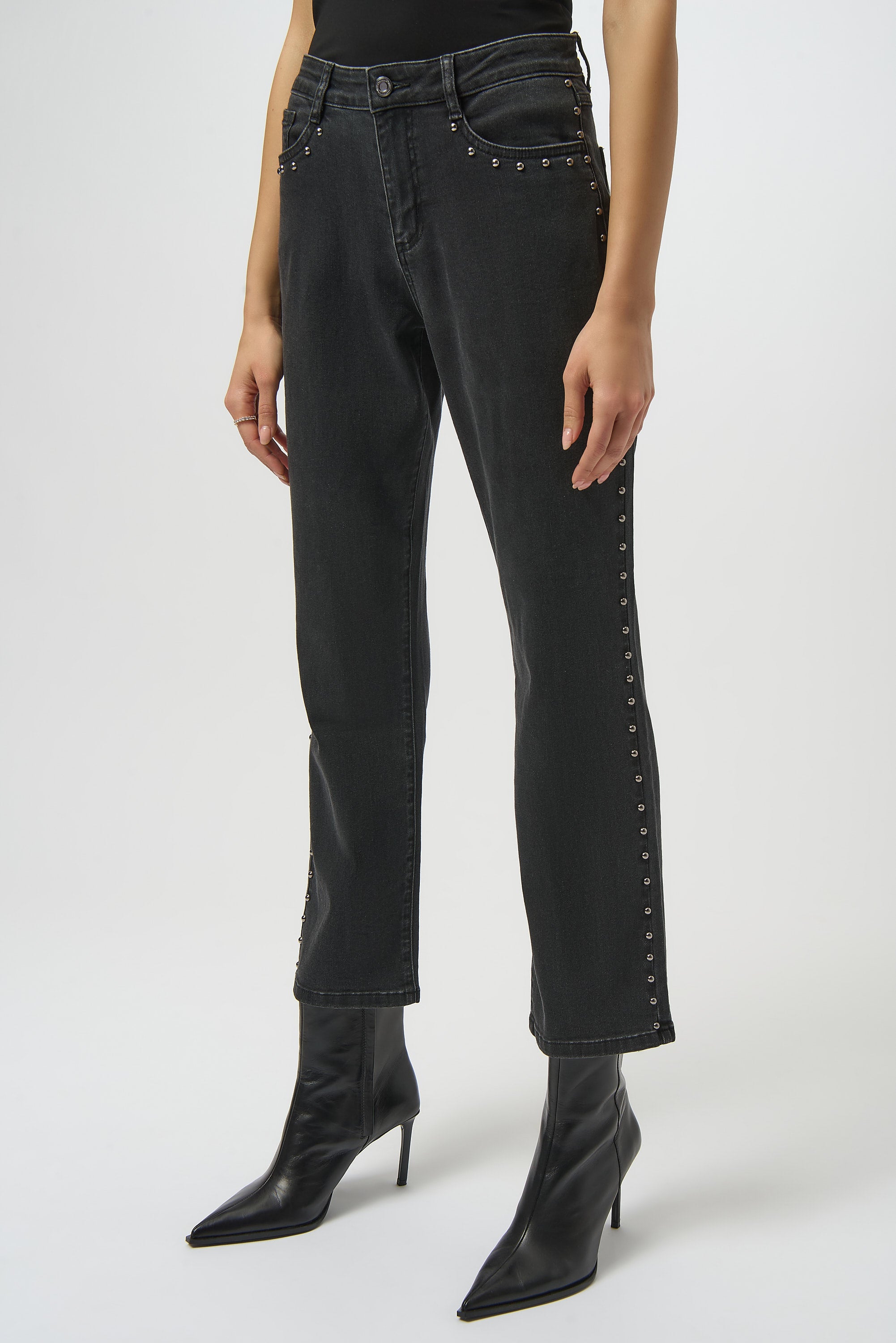 Jeans clásicos de pierna recta con tachuelas gris carbón 254916