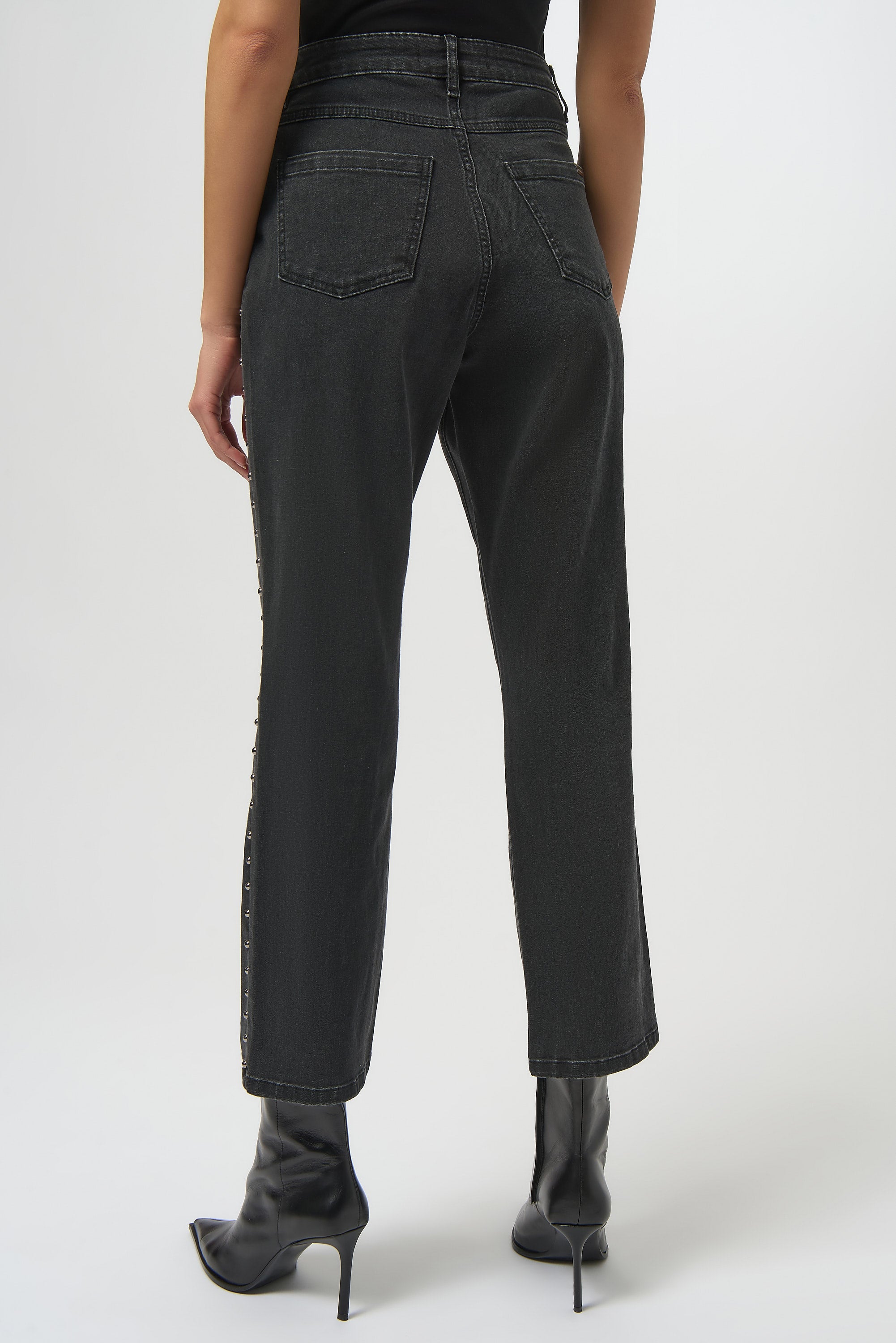 Jeans clásicos de pierna recta con tachuelas gris carbón 254916